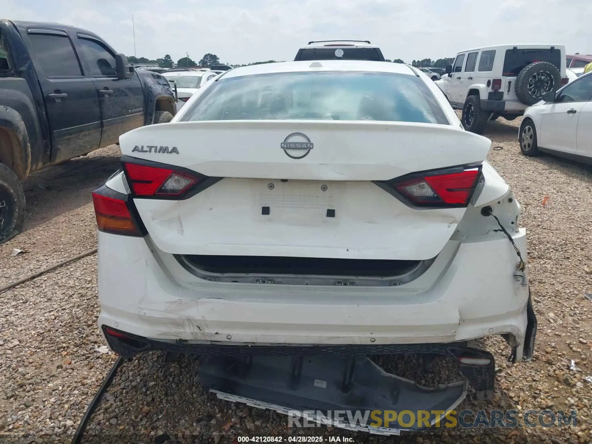 16 Photograph of a damaged car 1N4BL4DV4SN313741 NISSAN ALTIMA 2025
