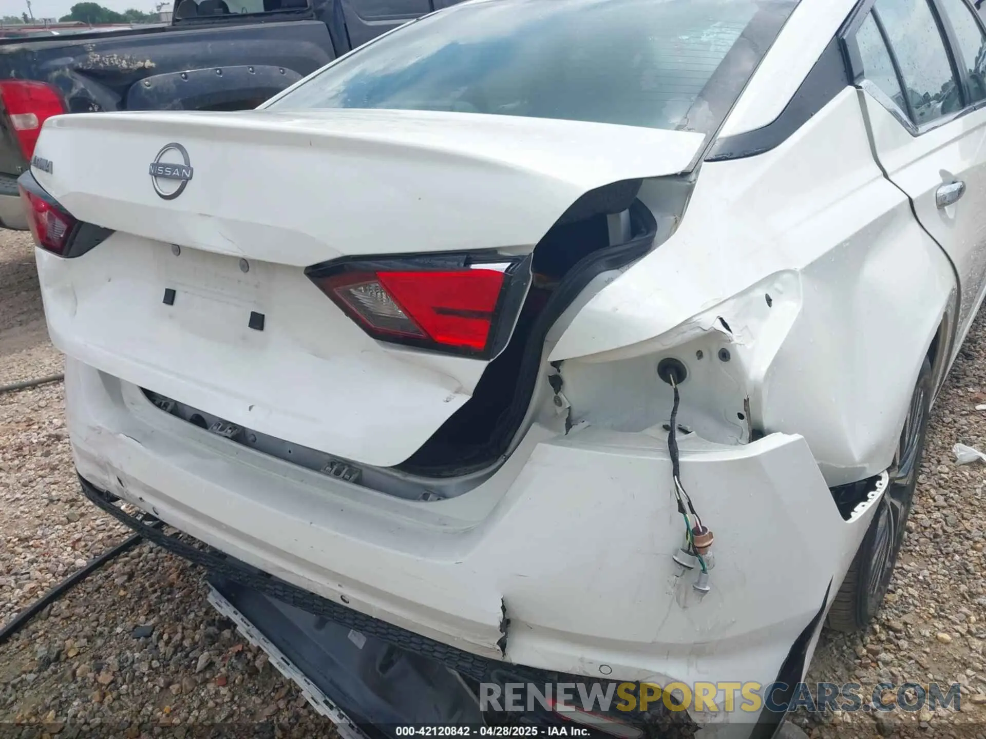 6 Photograph of a damaged car 1N4BL4DV4SN313741 NISSAN ALTIMA 2025