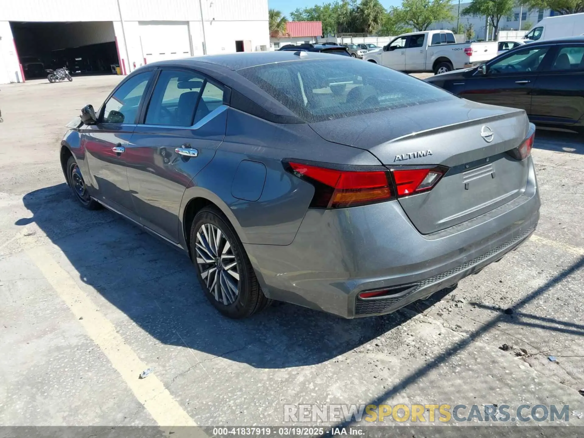 3 Photograph of a damaged car 1N4BL4DV4SN341829 NISSAN ALTIMA 2025