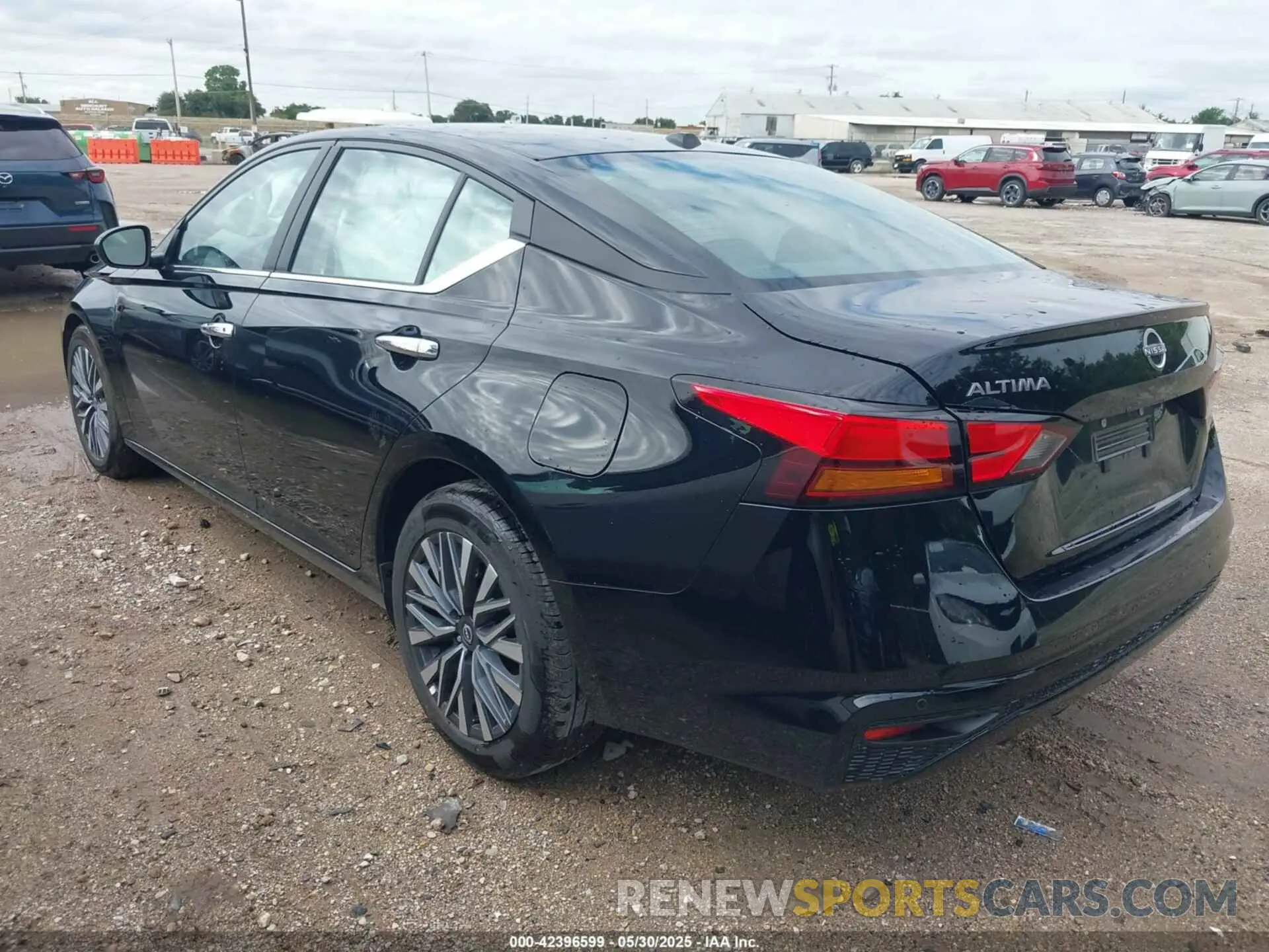3 Photograph of a damaged car 1N4BL4DV4SN369159 NISSAN ALTIMA 2025