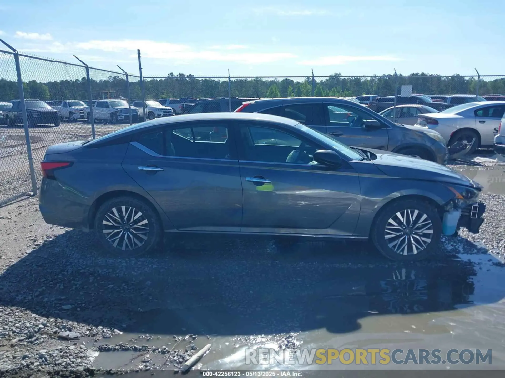 14 Photograph of a damaged car 1N4BL4DV4SN373499 NISSAN ALTIMA 2025
