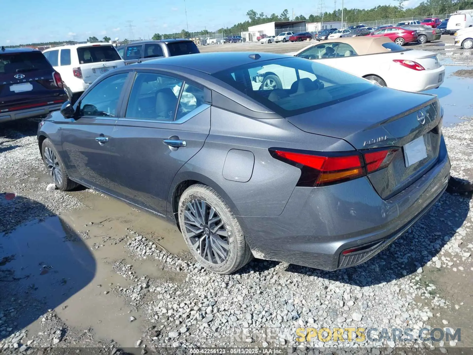 3 Photograph of a damaged car 1N4BL4DV4SN373499 NISSAN ALTIMA 2025