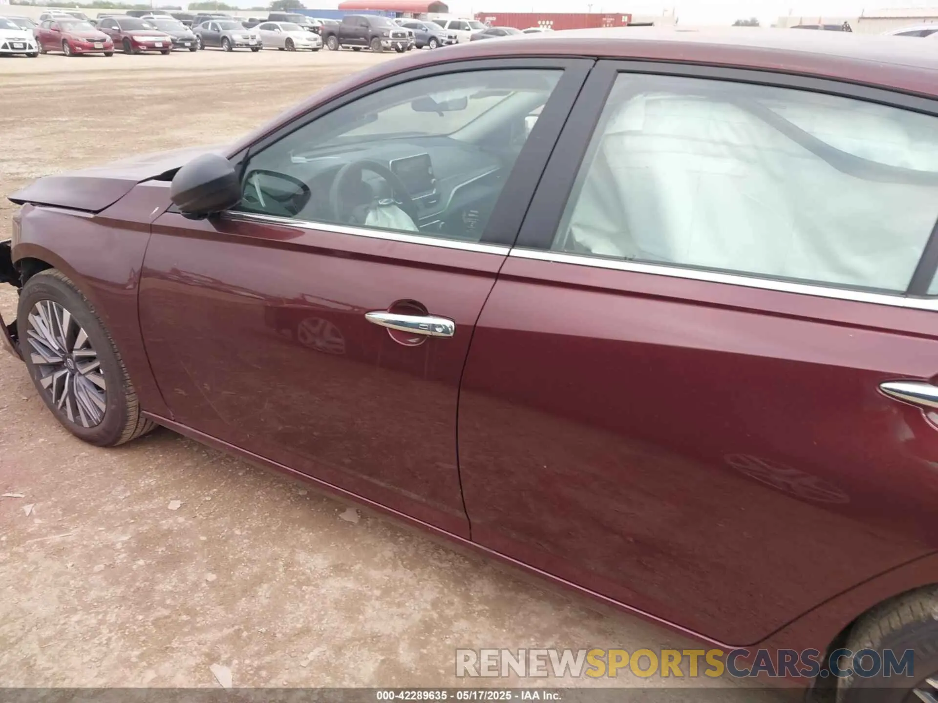 14 Photograph of a damaged car 1N4BL4DV4SN373583 NISSAN ALTIMA 2025