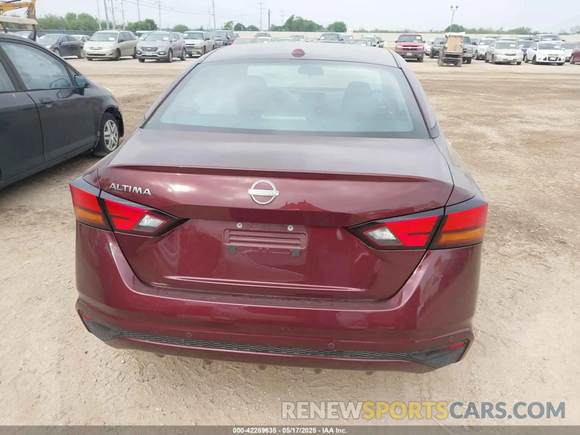 16 Photograph of a damaged car 1N4BL4DV4SN373583 NISSAN ALTIMA 2025