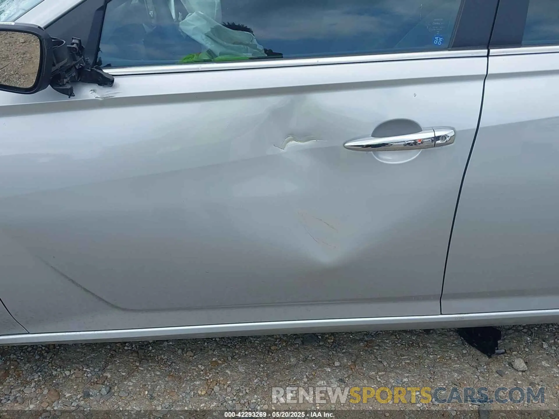 17 Photograph of a damaged car 1N4BL4DV5SN357330 NISSAN ALTIMA 2025