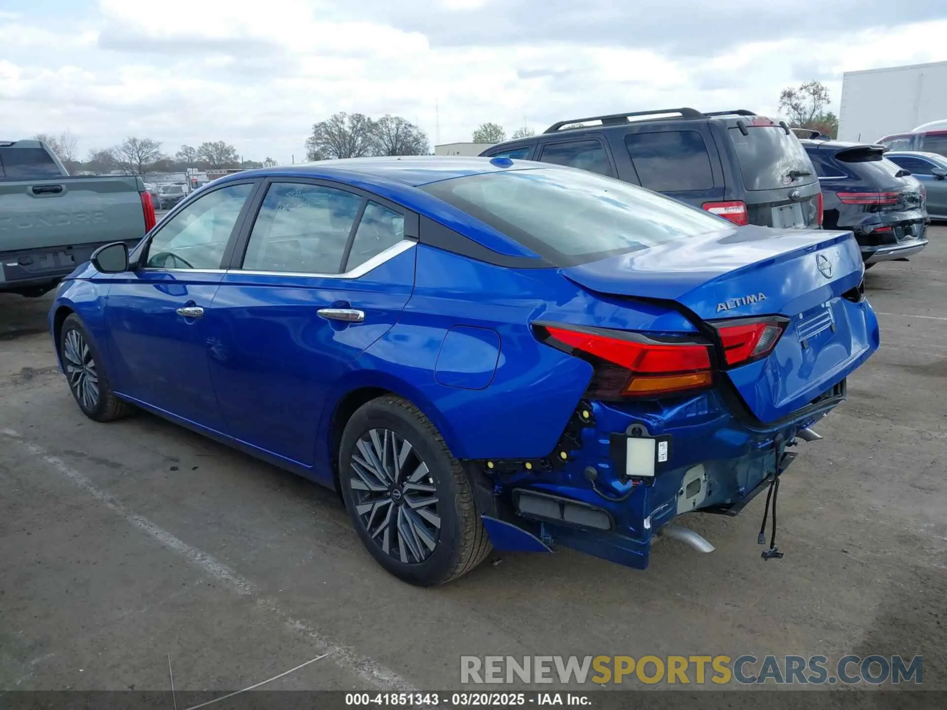 14 Photograph of a damaged car 1N4BL4DV5SN365511 NISSAN ALTIMA 2025