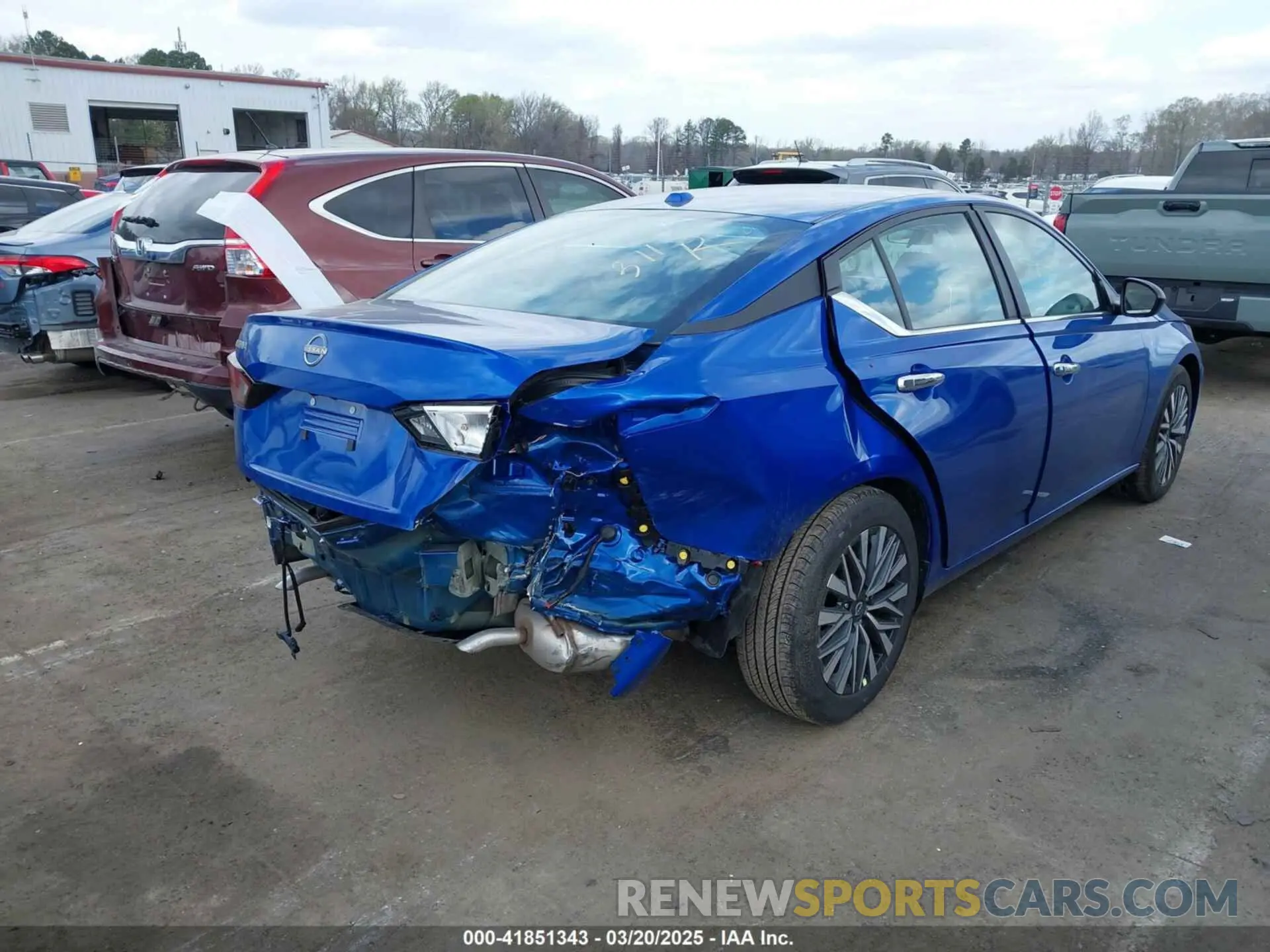 4 Photograph of a damaged car 1N4BL4DV5SN365511 NISSAN ALTIMA 2025