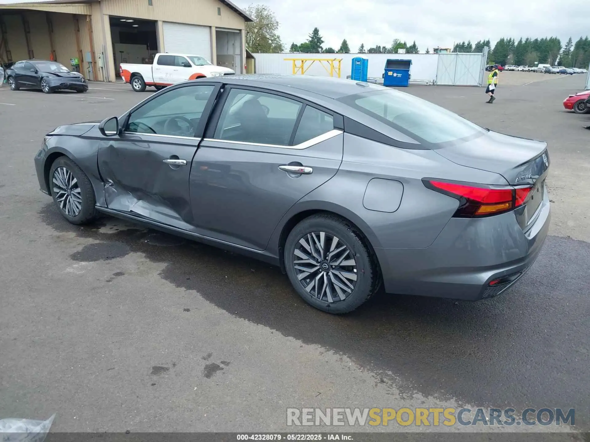 3 Photograph of a damaged car 1N4BL4DV5SN381613 NISSAN ALTIMA 2025