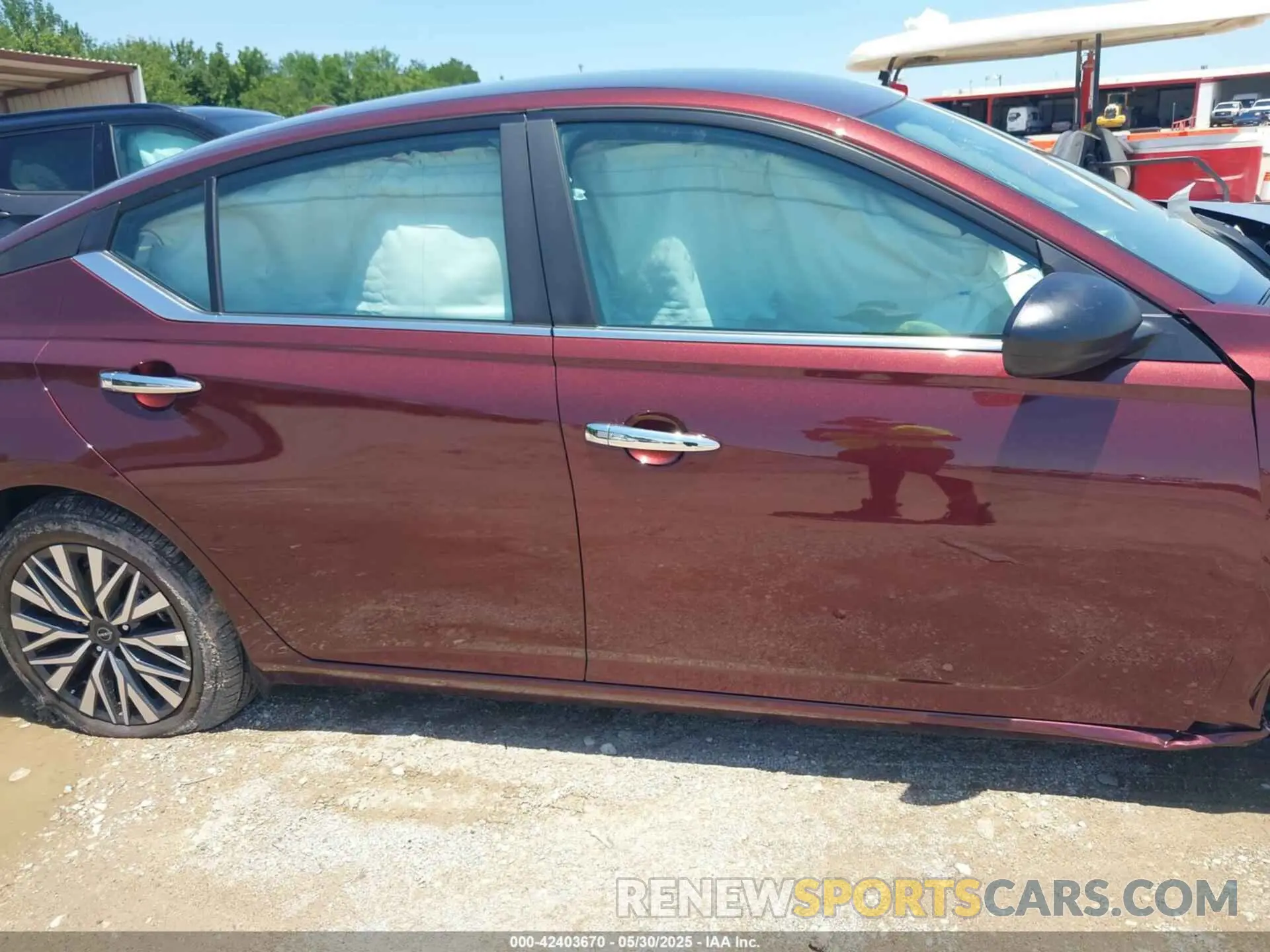 13 Photograph of a damaged car 1N4BL4DV5SN390439 NISSAN ALTIMA 2025