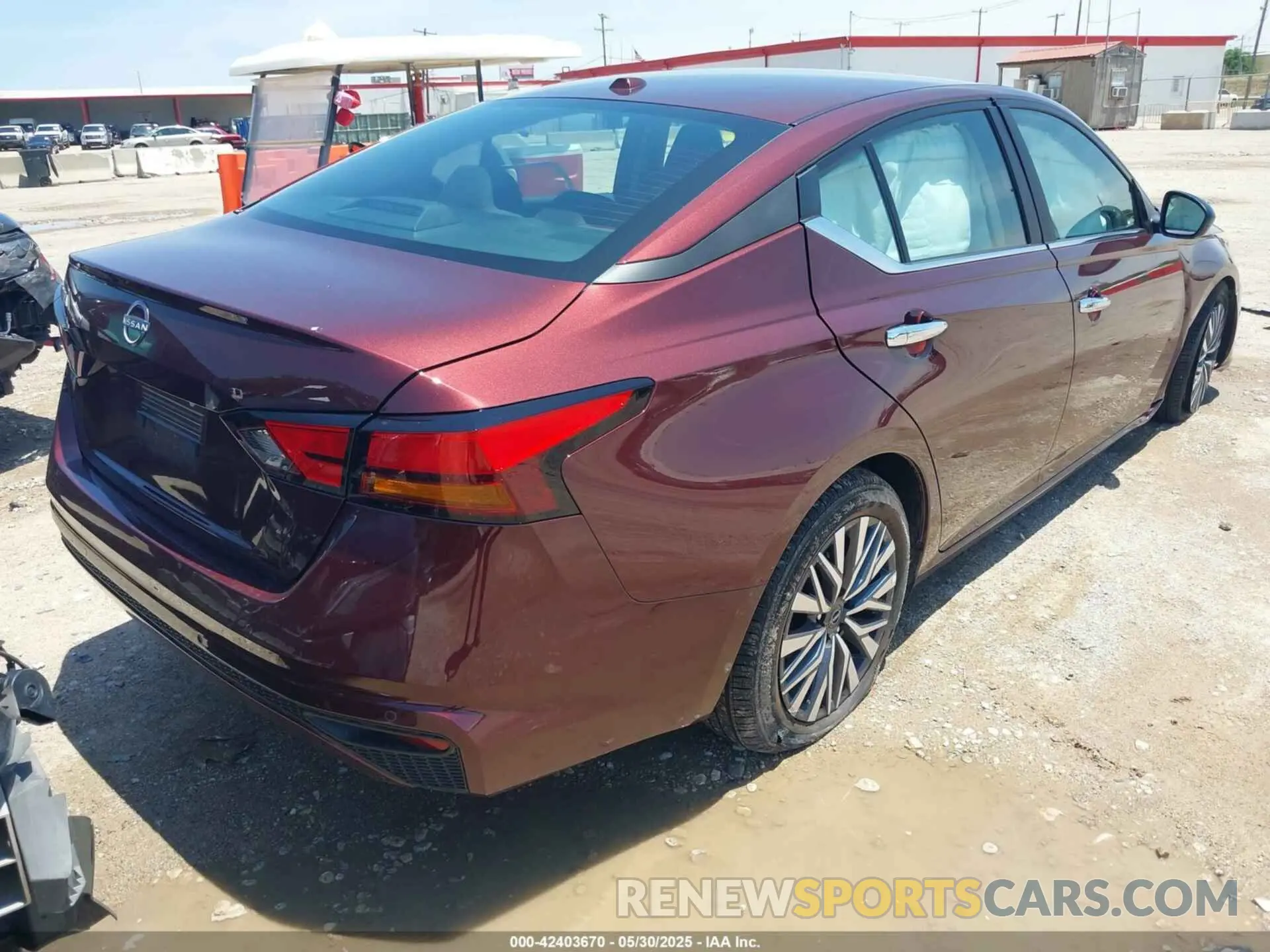 4 Photograph of a damaged car 1N4BL4DV5SN390439 NISSAN ALTIMA 2025