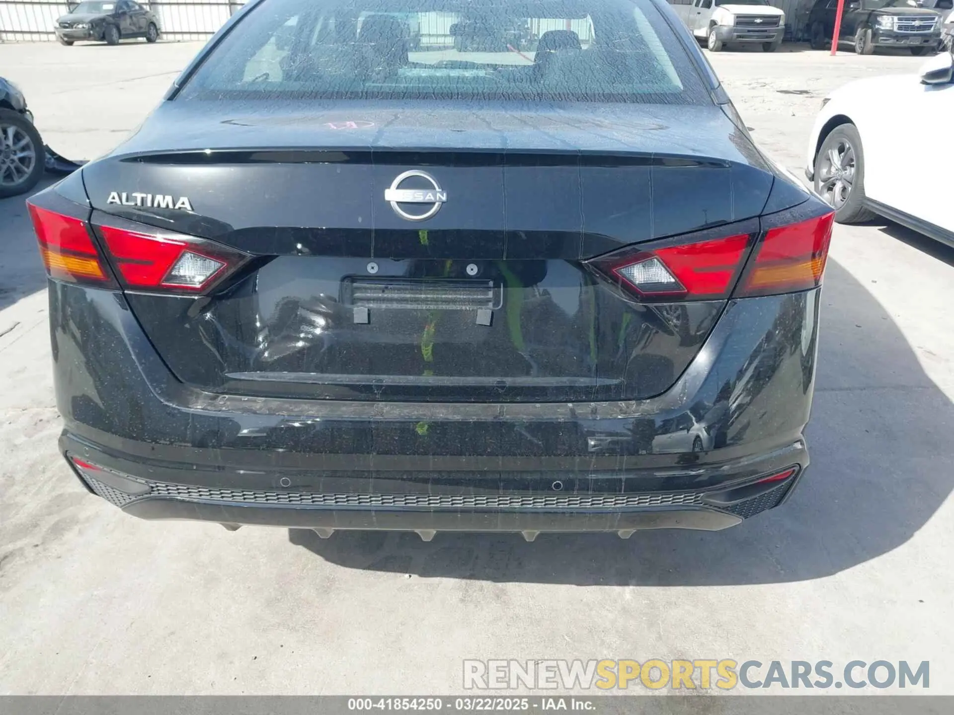 16 Photograph of a damaged car 1N4BL4DV6SN363122 NISSAN ALTIMA 2025