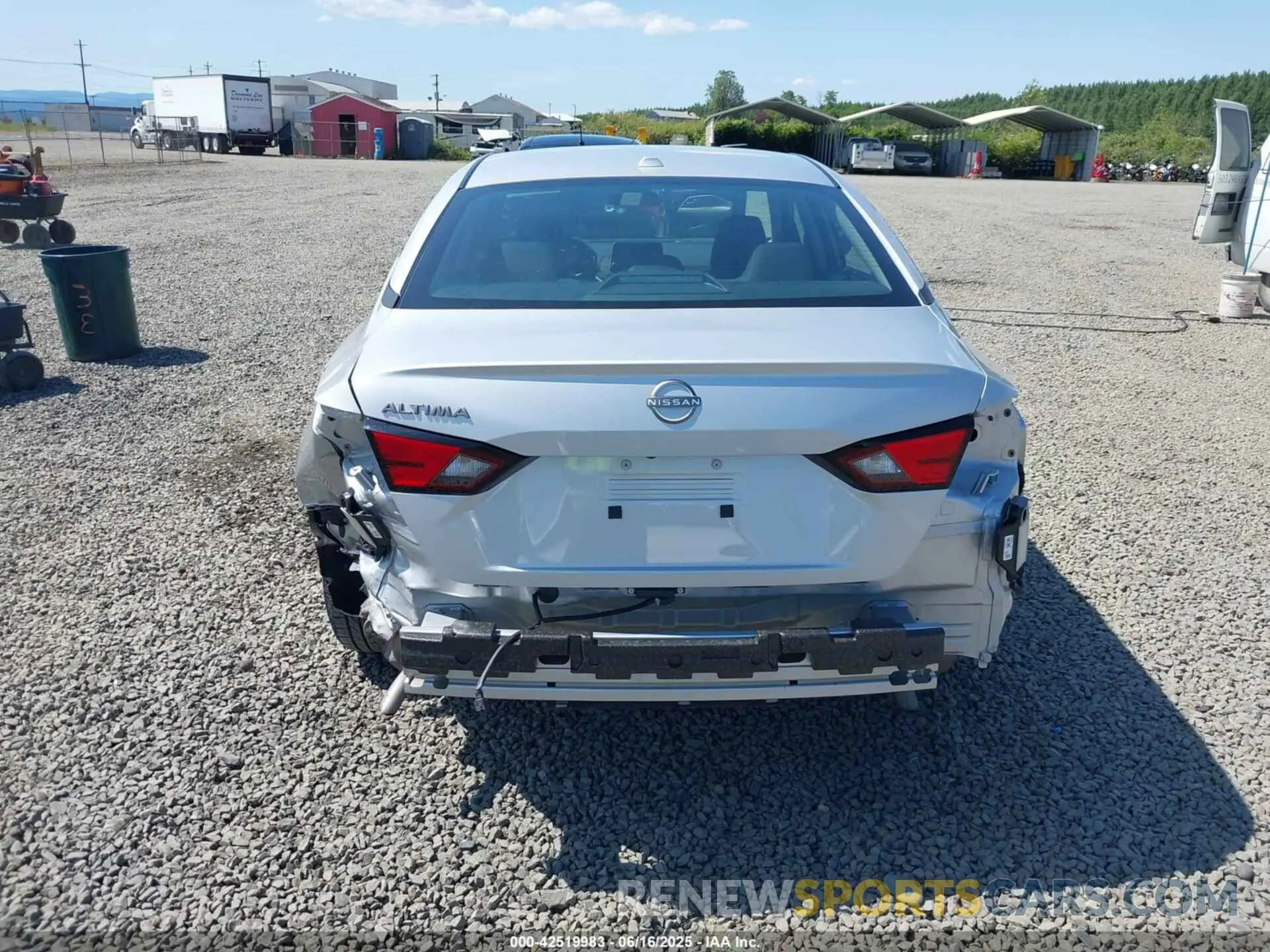 17 Photograph of a damaged car 1N4BL4DV6SN365033 NISSAN ALTIMA 2025
