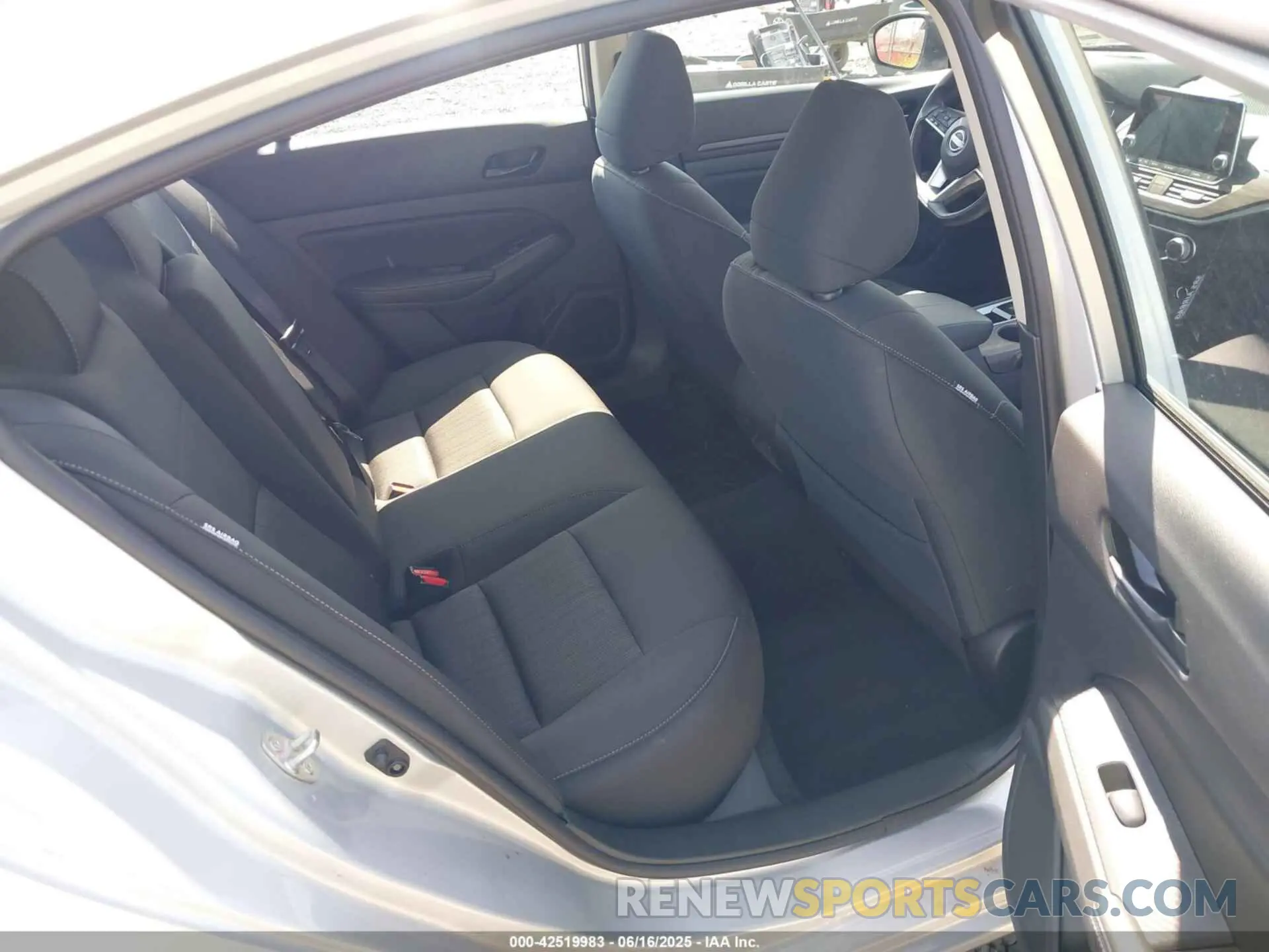 8 Photograph of a damaged car 1N4BL4DV6SN365033 NISSAN ALTIMA 2025