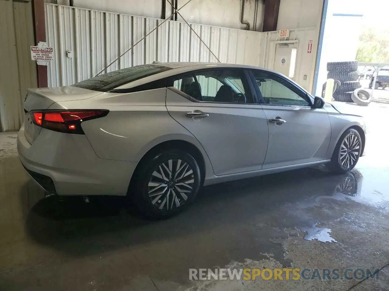 3 Photograph of a damaged car 1N4BL4DV6SN366313 NISSAN ALTIMA 2025
