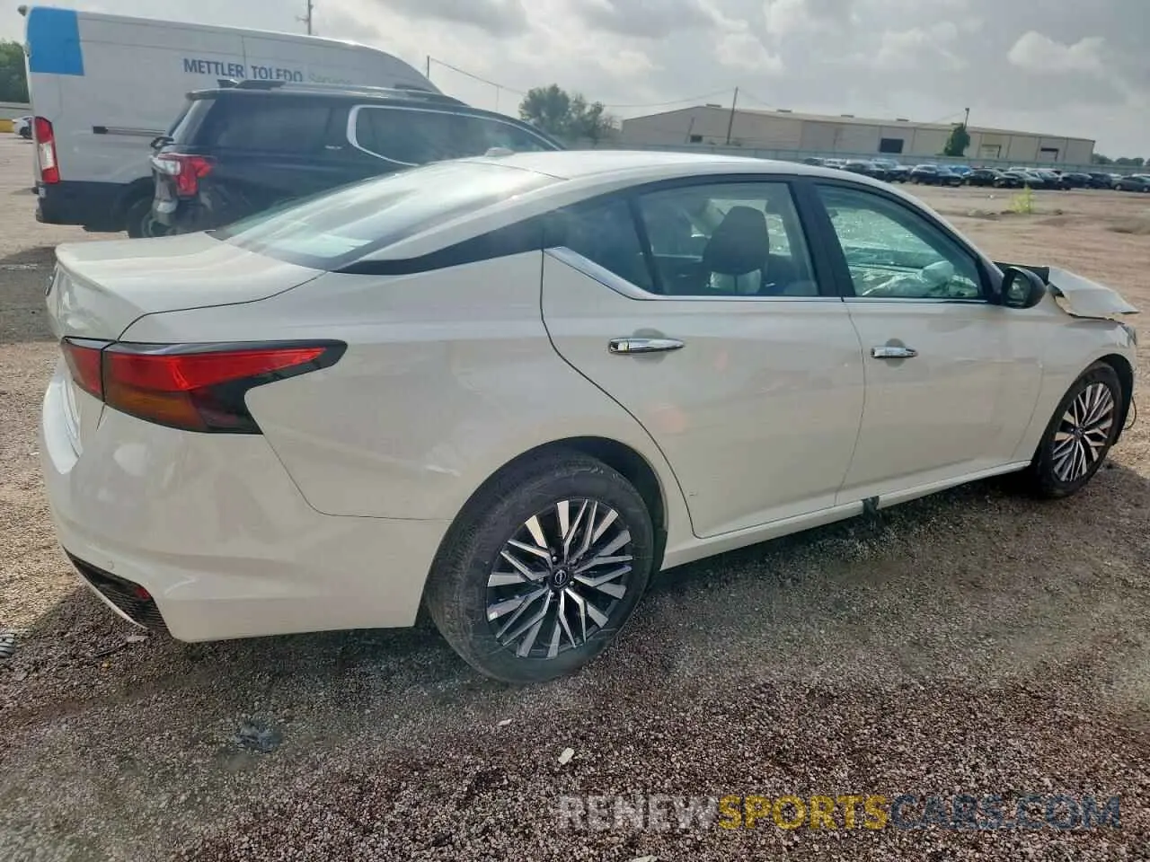 3 Photograph of a damaged car 1N4BL4DV6SN372211 NISSAN ALTIMA 2025