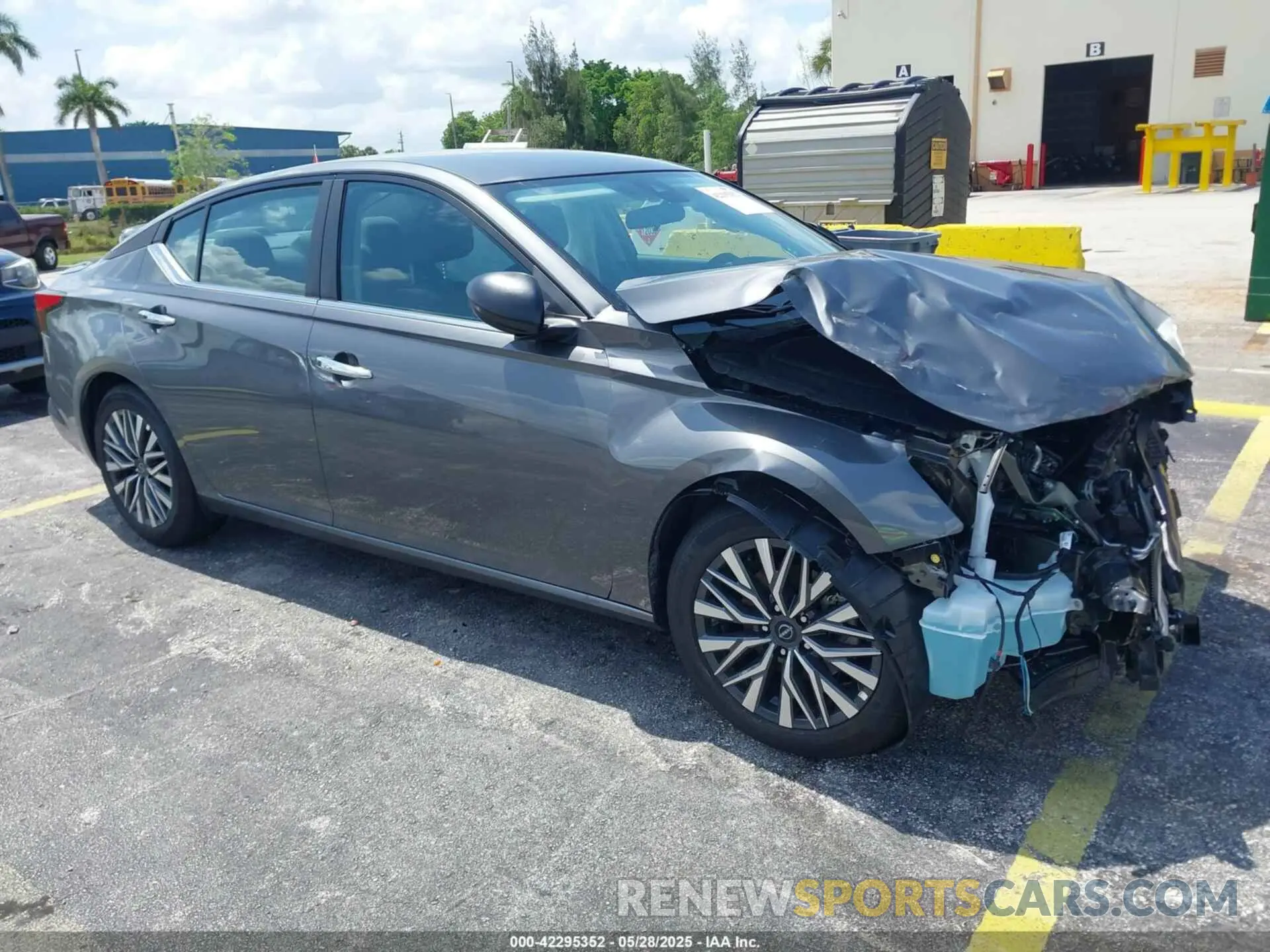 1 Photograph of a damaged car 1N4BL4DV6SN381605 NISSAN ALTIMA 2025
