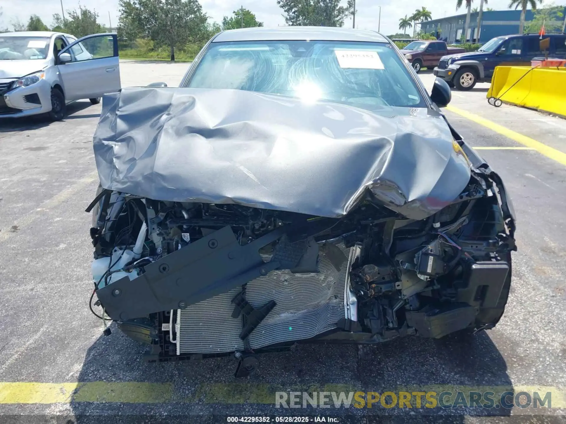 6 Photograph of a damaged car 1N4BL4DV6SN381605 NISSAN ALTIMA 2025
