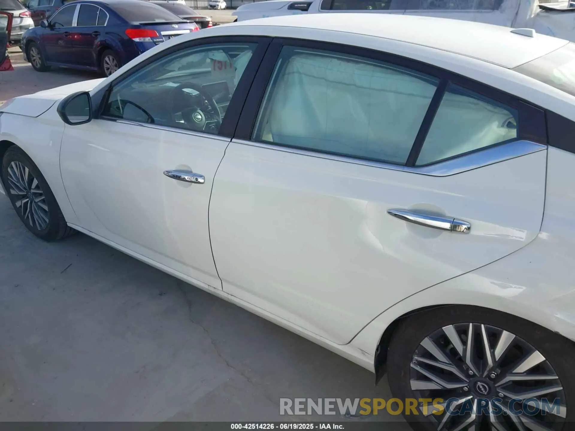 14 Photograph of a damaged car 1N4BL4DV6SN390868 NISSAN ALTIMA 2025