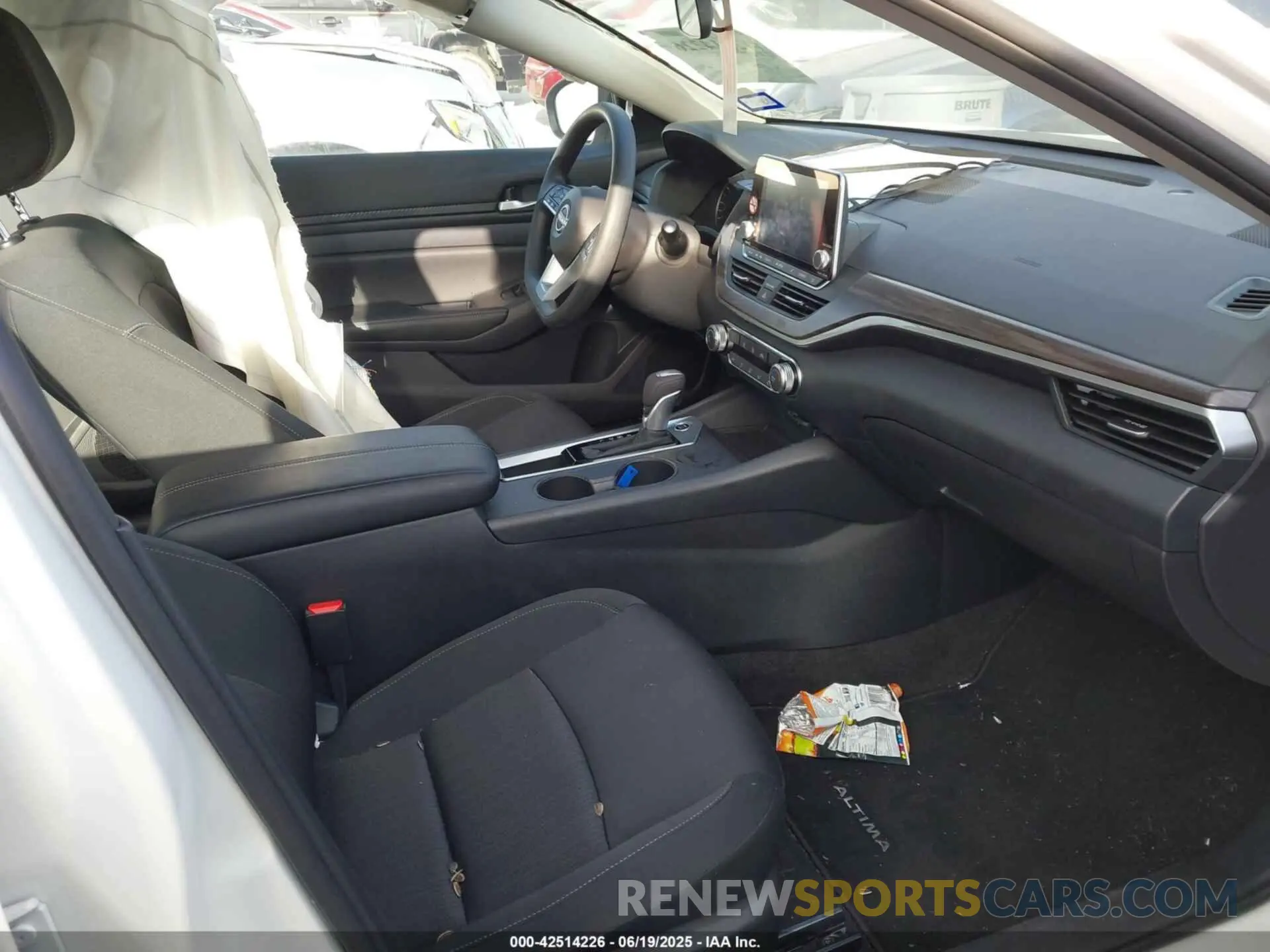 5 Photograph of a damaged car 1N4BL4DV6SN390868 NISSAN ALTIMA 2025