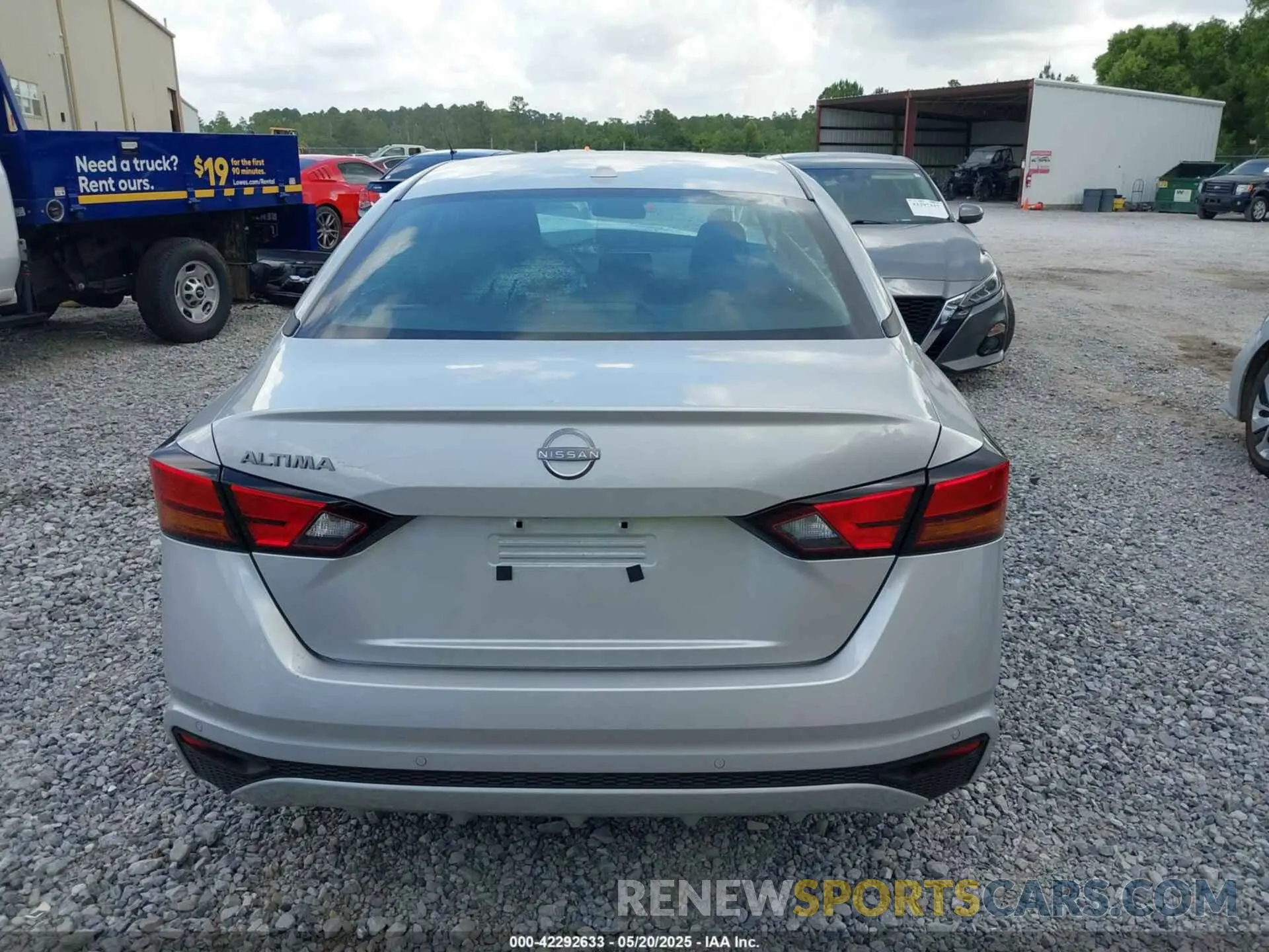 15 Photograph of a damaged car 1N4BL4DV7SN378258 NISSAN ALTIMA 2025