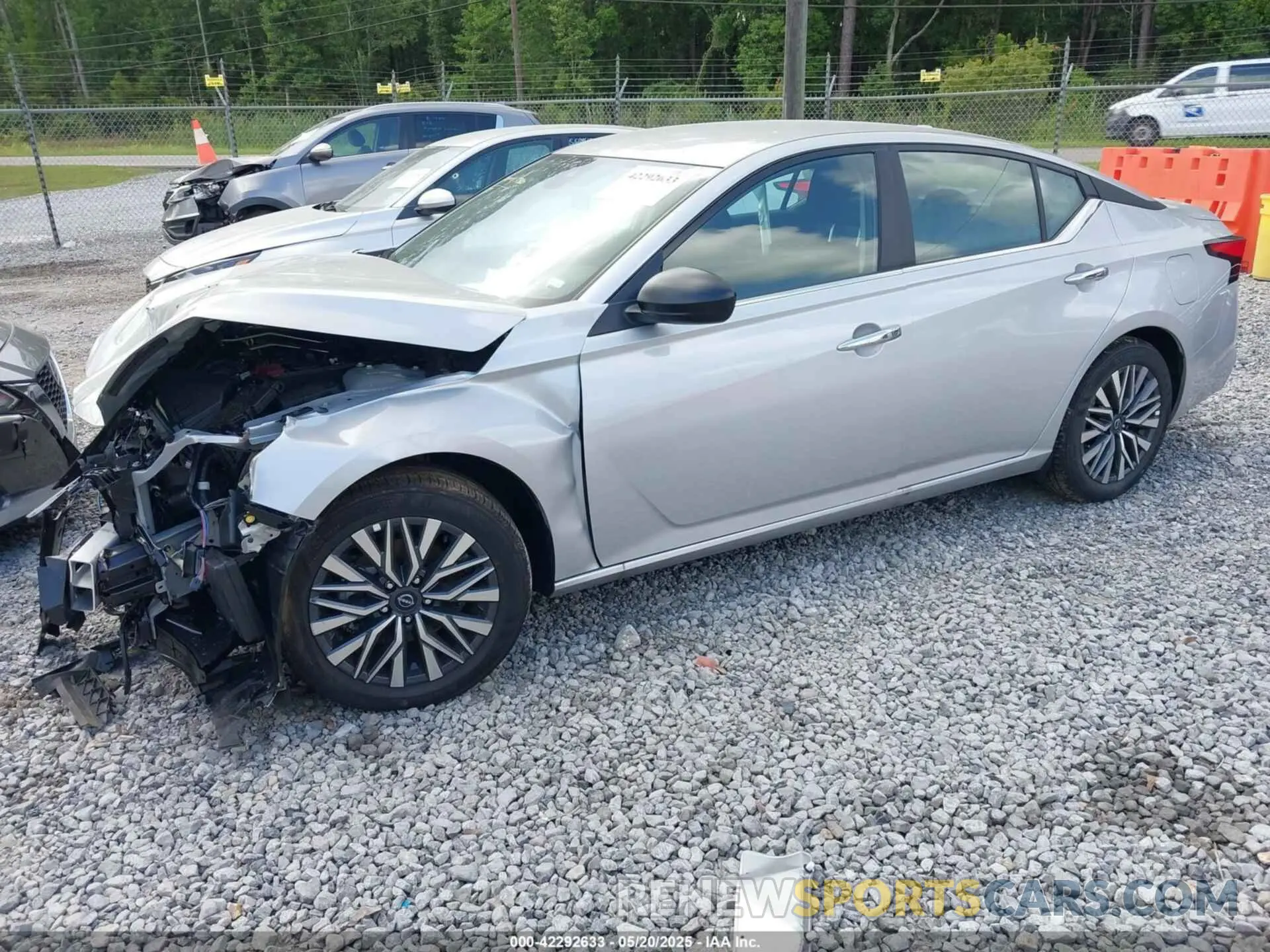 2 Photograph of a damaged car 1N4BL4DV7SN378258 NISSAN ALTIMA 2025