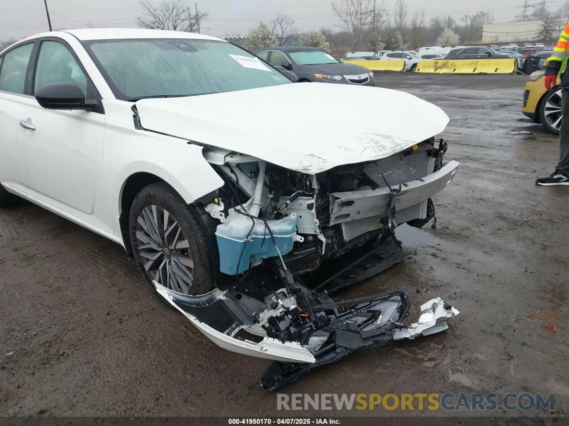 17 Photograph of a damaged car 1N4BL4DV8SN346547 NISSAN ALTIMA 2025