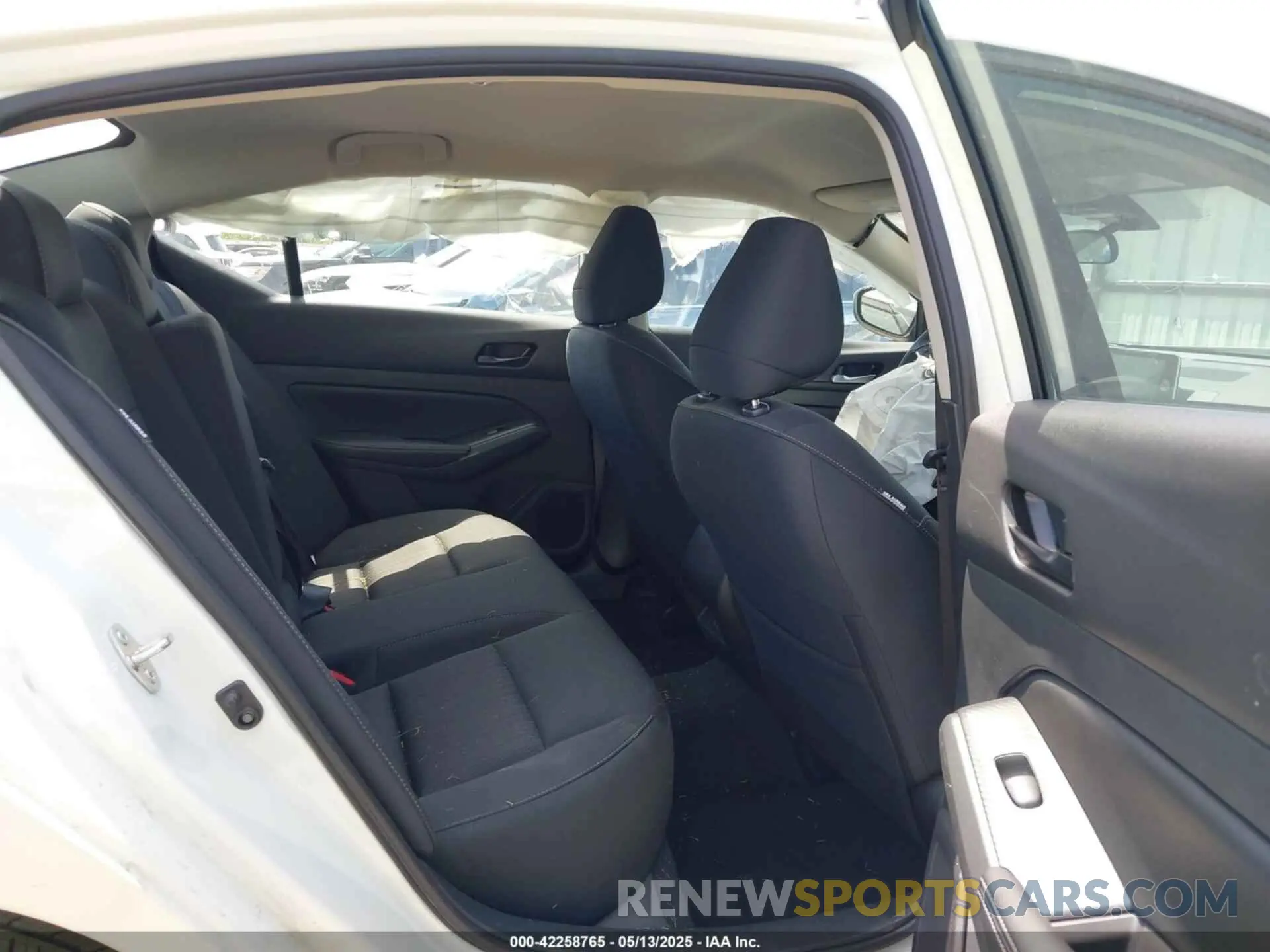 8 Photograph of a damaged car 1N4BL4DV8SN371660 NISSAN ALTIMA 2025