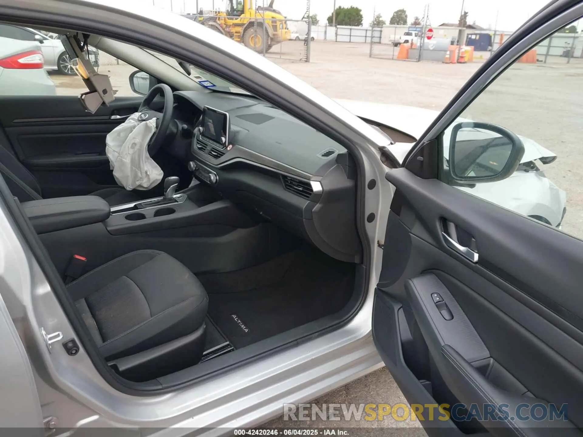 5 Photograph of a damaged car 1N4BL4DV8SN378768 NISSAN ALTIMA 2025