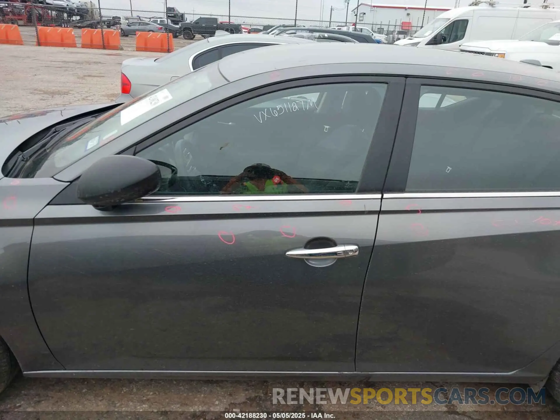 14 Photograph of a damaged car 1N4BL4DV8SN382058 NISSAN ALTIMA 2025