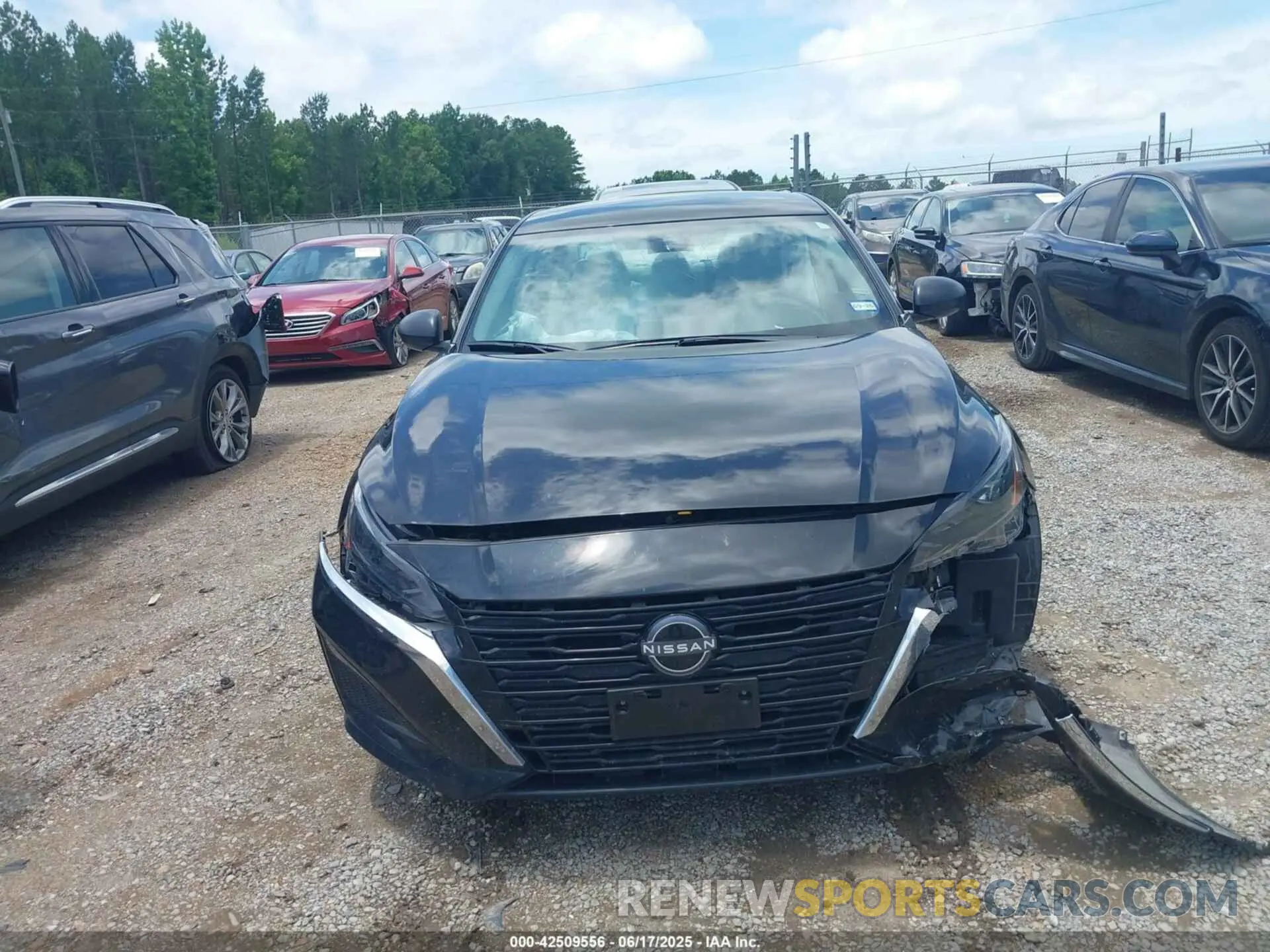 13 Photograph of a damaged car 1N4BL4DV9SN330860 NISSAN ALTIMA 2025