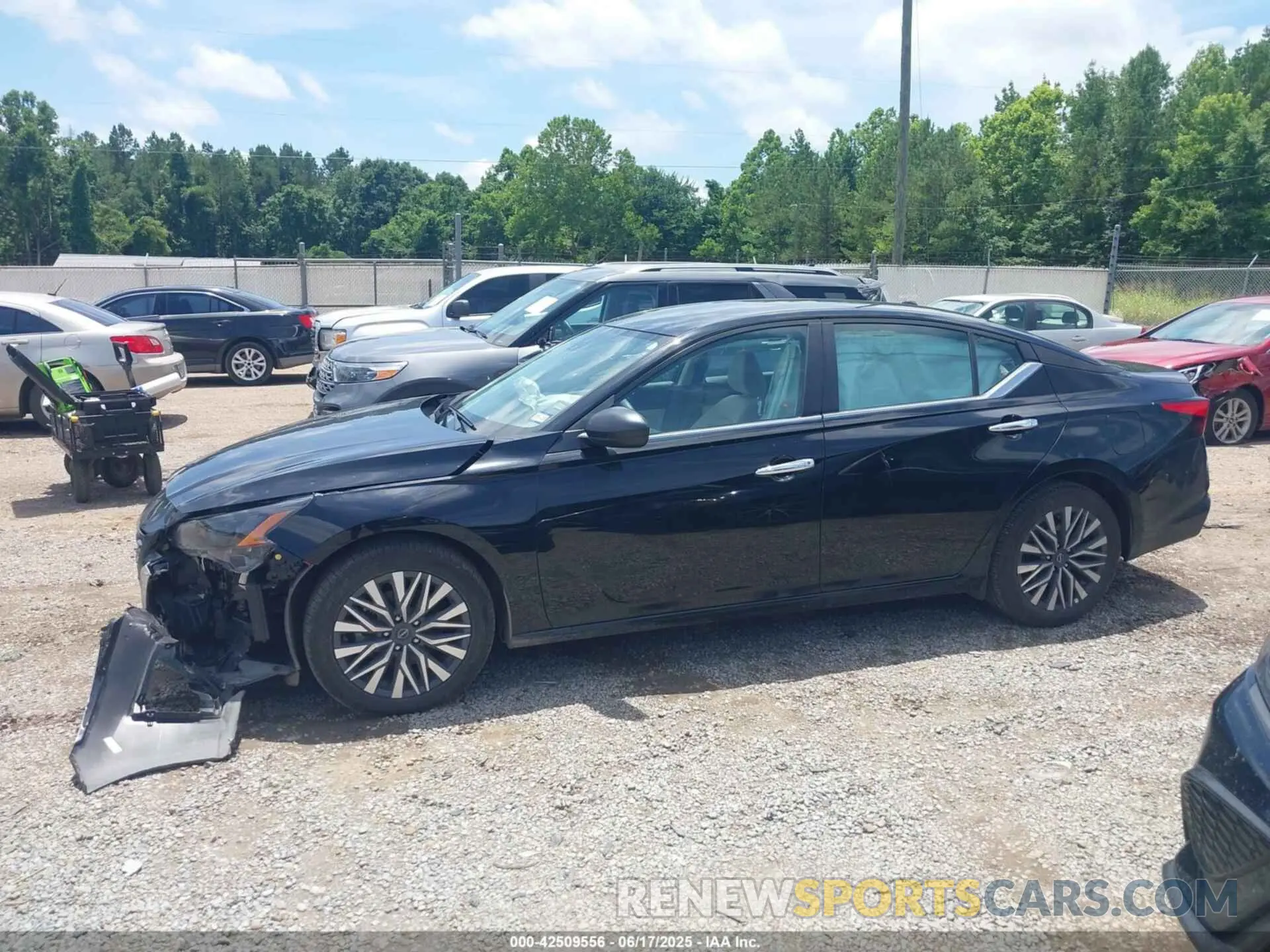 15 Photograph of a damaged car 1N4BL4DV9SN330860 NISSAN ALTIMA 2025