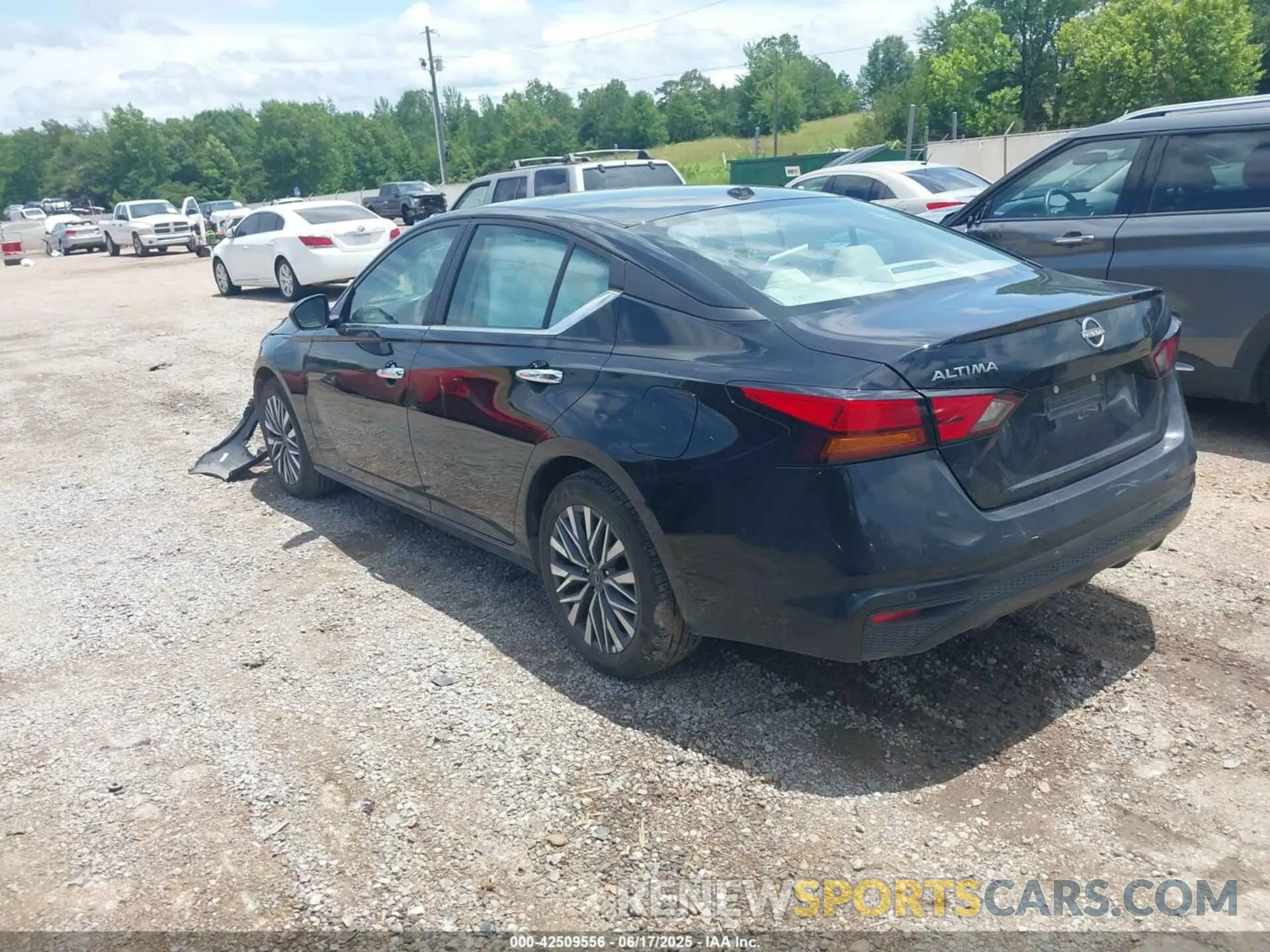 3 Photograph of a damaged car 1N4BL4DV9SN330860 NISSAN ALTIMA 2025