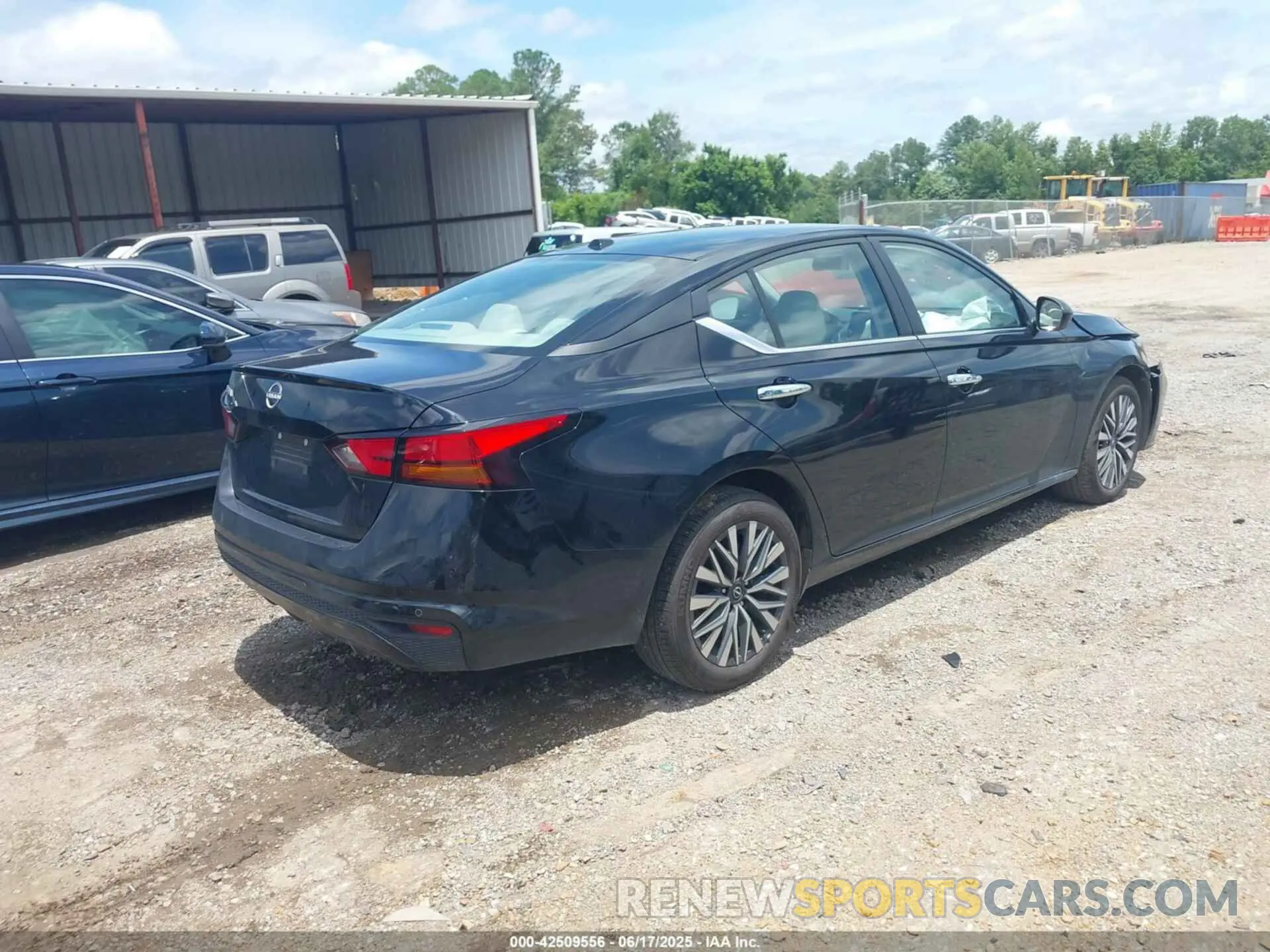 4 Photograph of a damaged car 1N4BL4DV9SN330860 NISSAN ALTIMA 2025