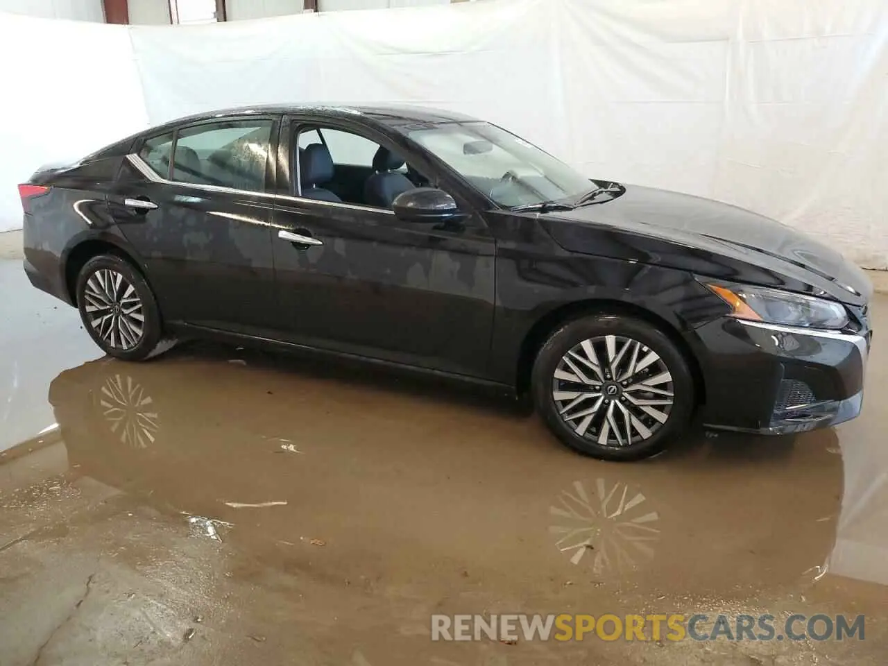 4 Photograph of a damaged car 1N4BL4DV9SN344189 NISSAN ALTIMA 2025