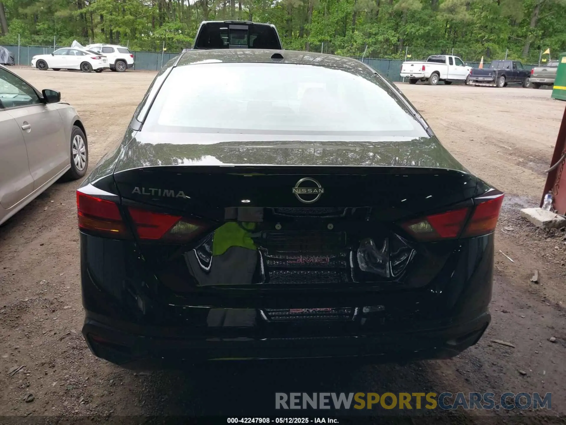 16 Photograph of a damaged car 1N4BL4DV9SN363129 NISSAN ALTIMA 2025