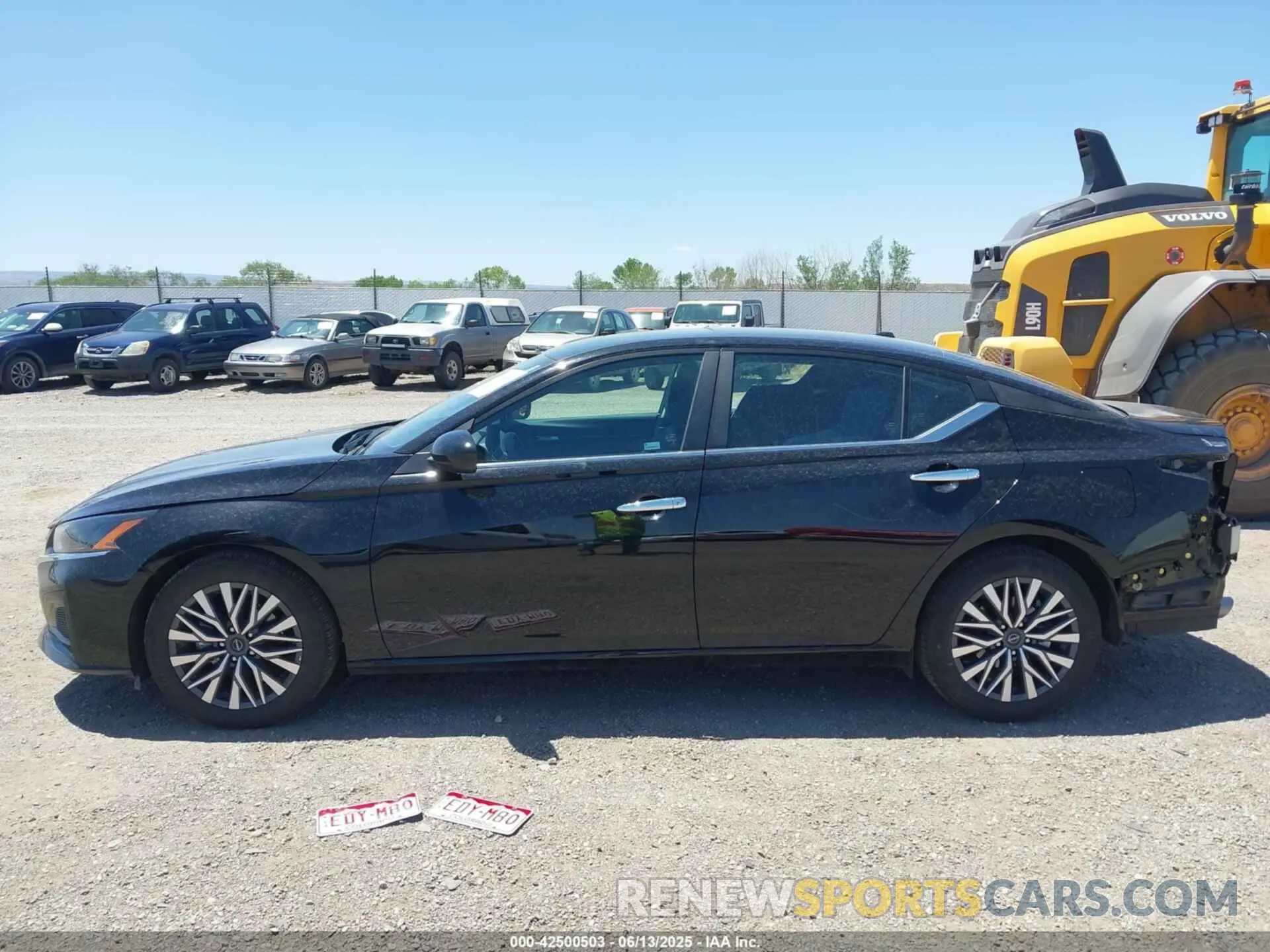 14 Photograph of a damaged car 1N4BL4DV9SN363437 NISSAN ALTIMA 2025