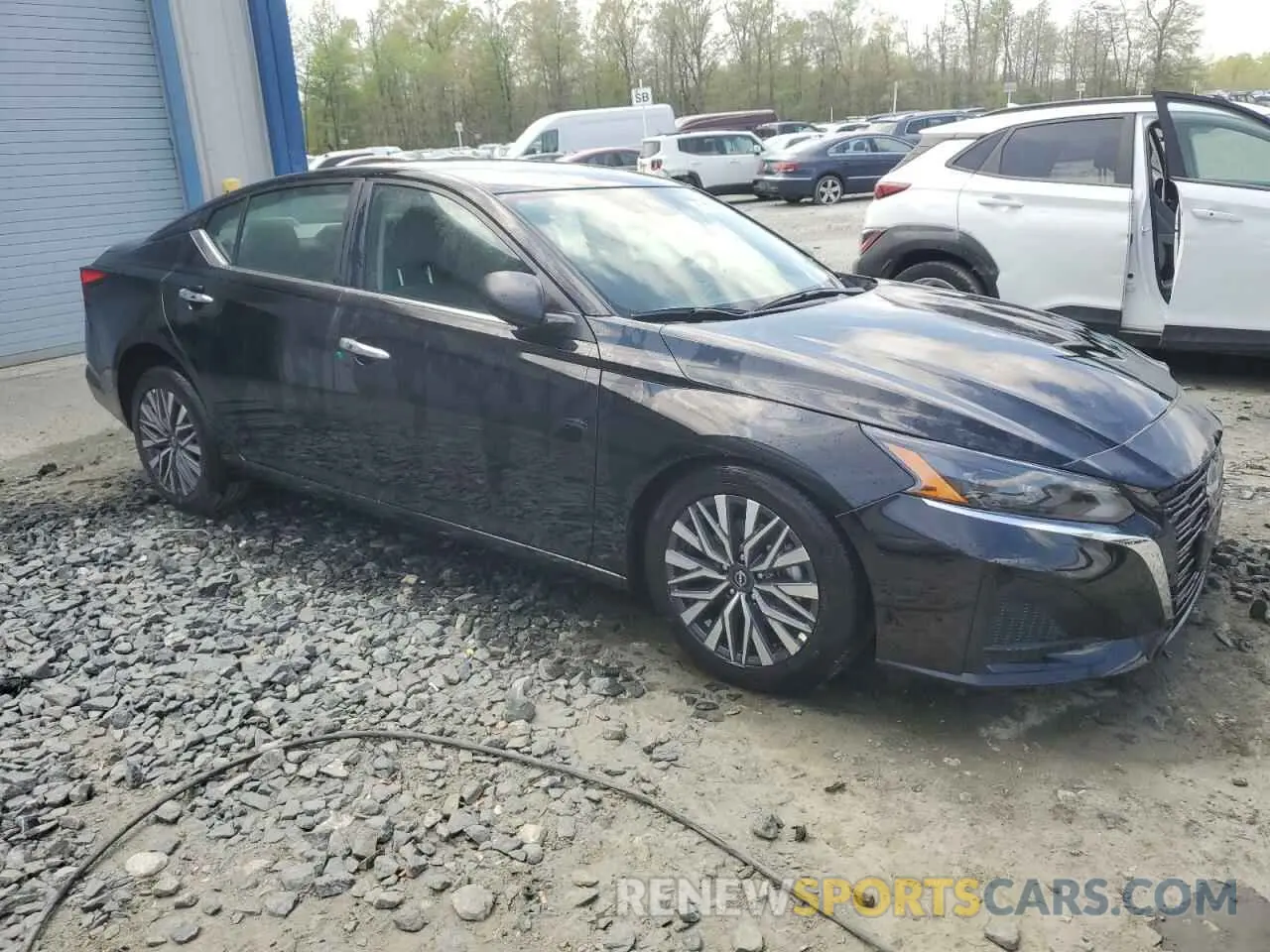 4 Photograph of a damaged car 1N4BL4DV9SN369349 NISSAN ALTIMA 2025