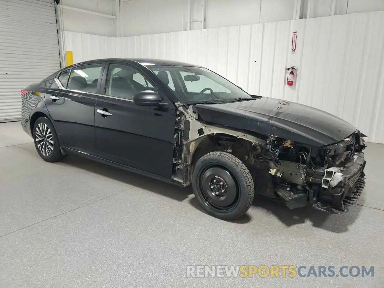 4 Photograph of a damaged car 1N4BL4DVXSN322086 NISSAN ALTIMA 2025