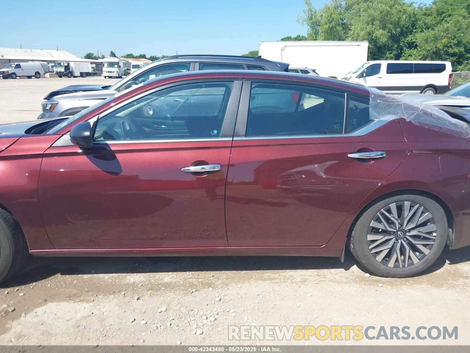 14 Photograph of a damaged car 1N4BL4DVXSN325442 NISSAN ALTIMA 2025