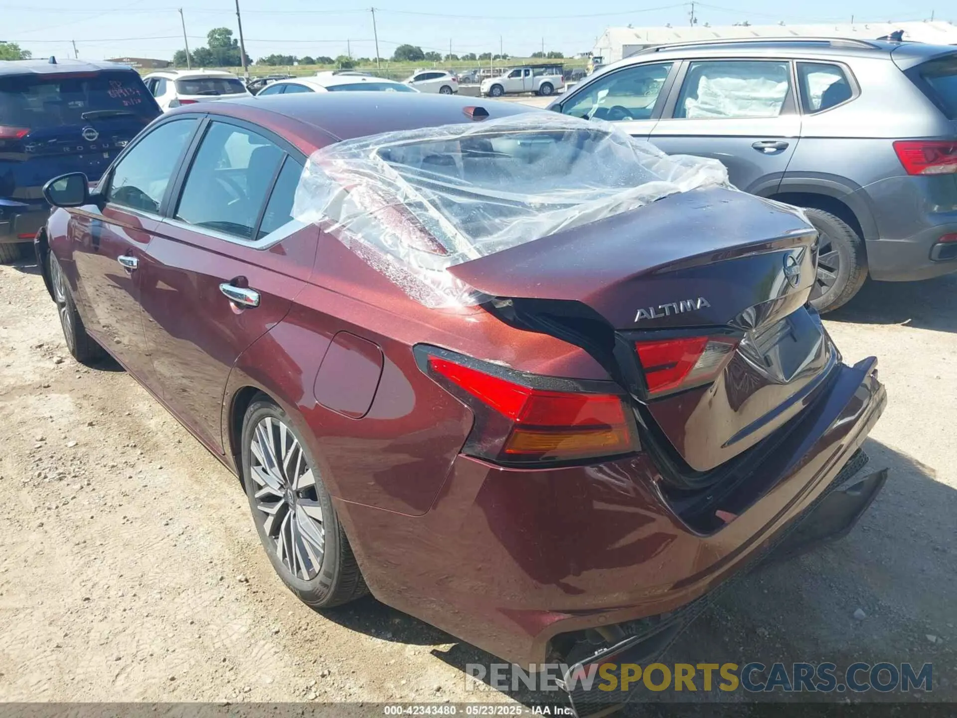 3 Photograph of a damaged car 1N4BL4DVXSN325442 NISSAN ALTIMA 2025