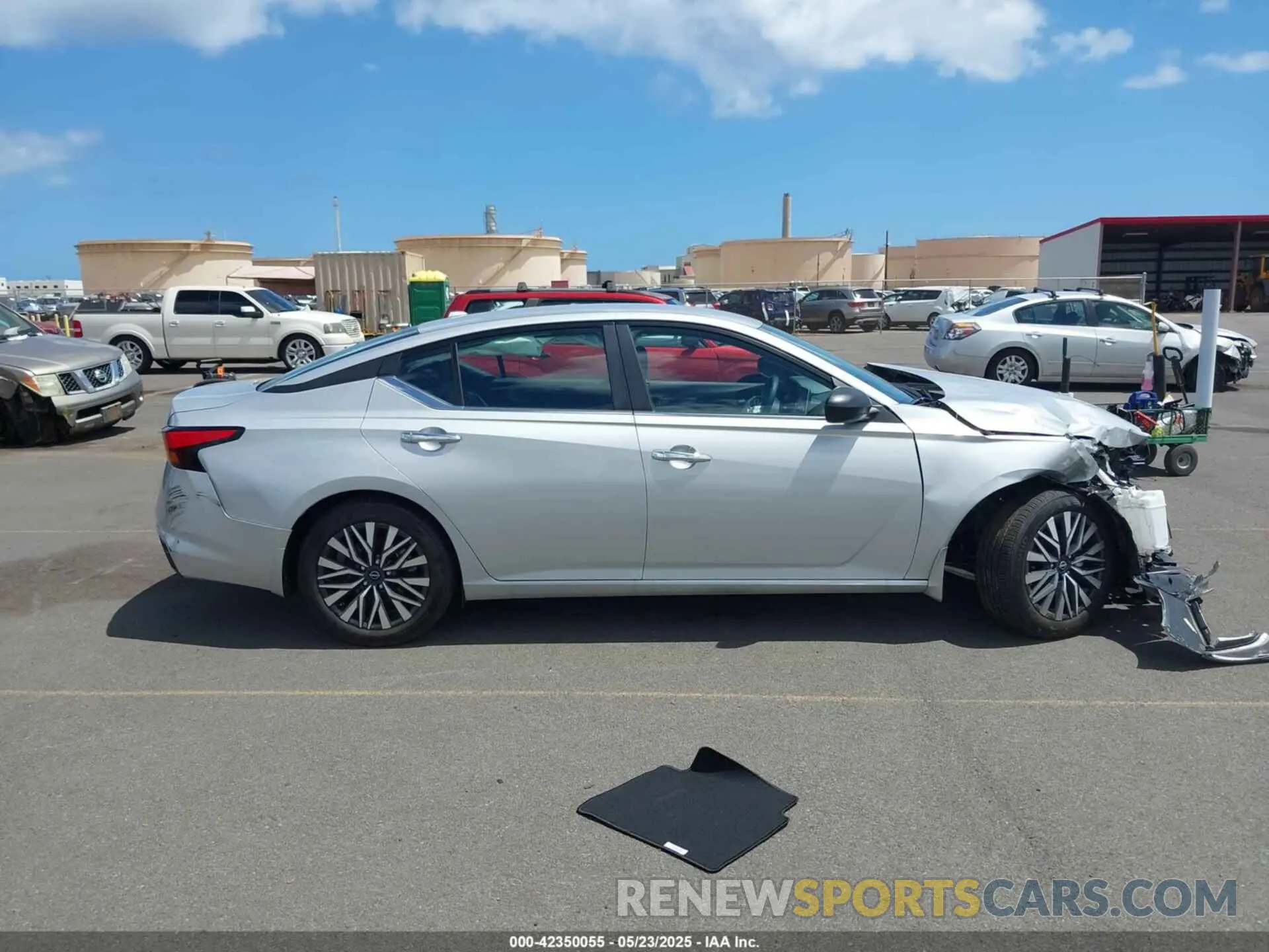 13 Photograph of a damaged car 1N4BL4DVXSN346856 NISSAN ALTIMA 2025
