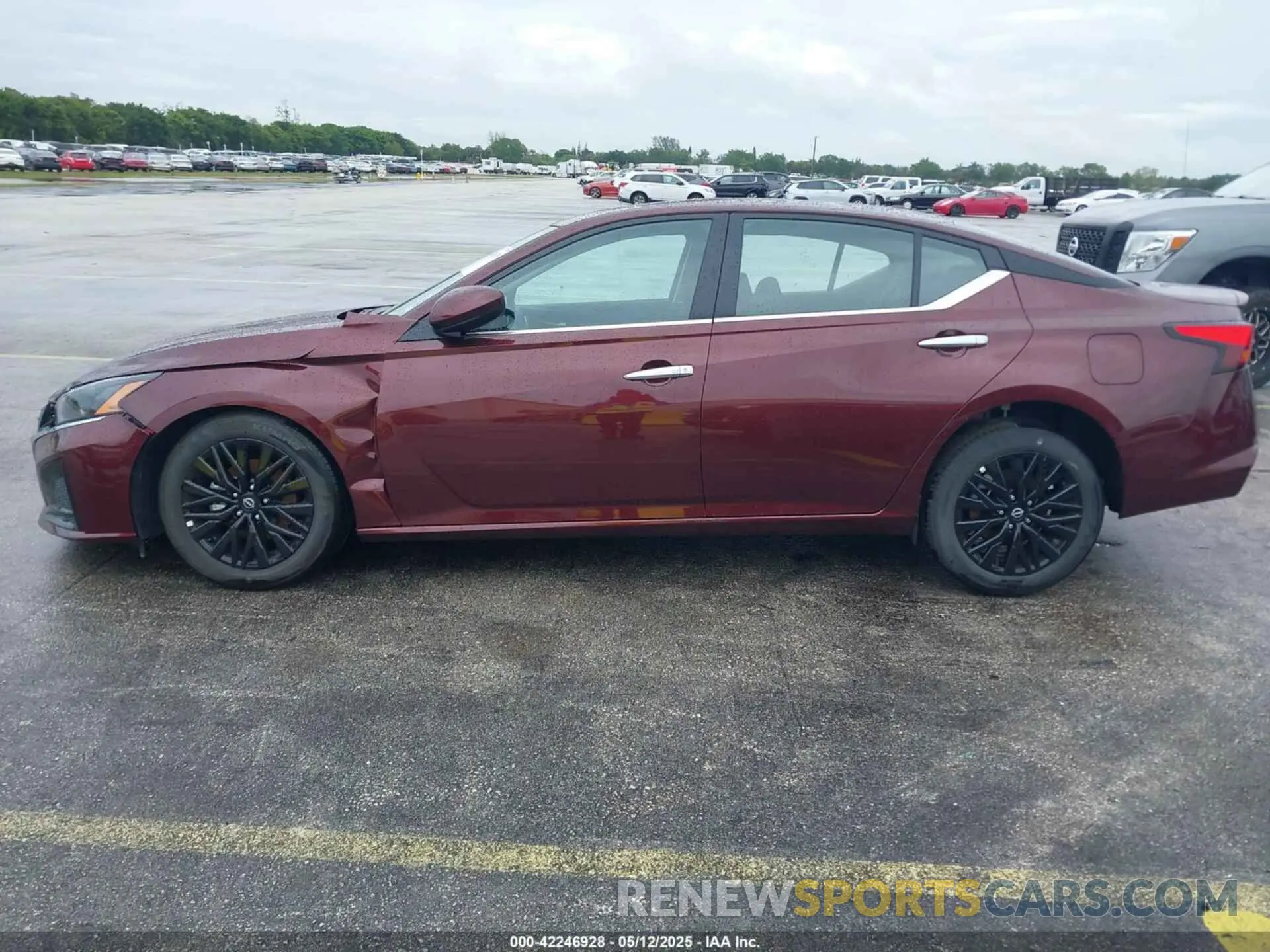 14 Photograph of a damaged car 1N4BL4DVXSN364130 NISSAN ALTIMA 2025