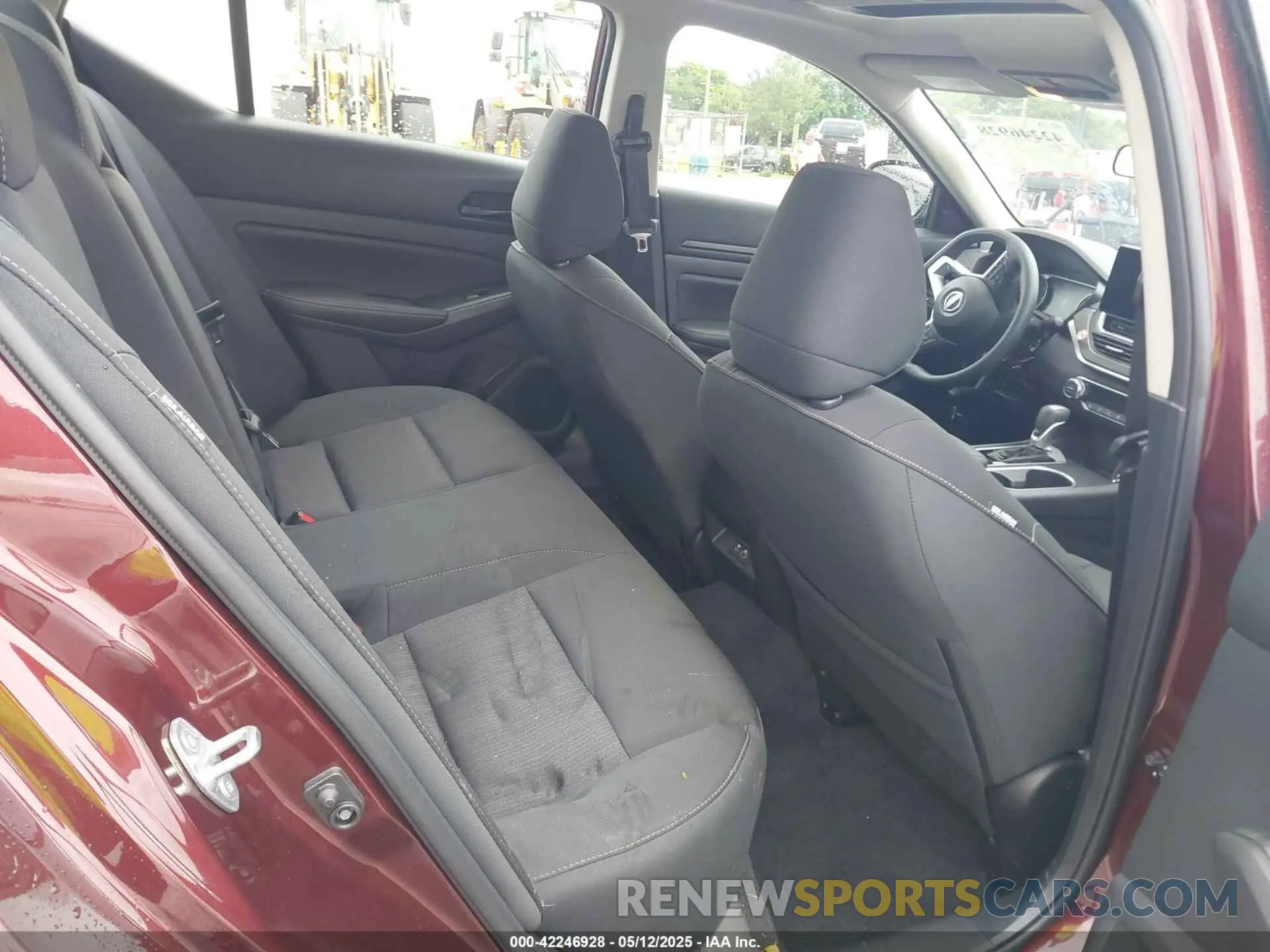 8 Photograph of a damaged car 1N4BL4DVXSN364130 NISSAN ALTIMA 2025