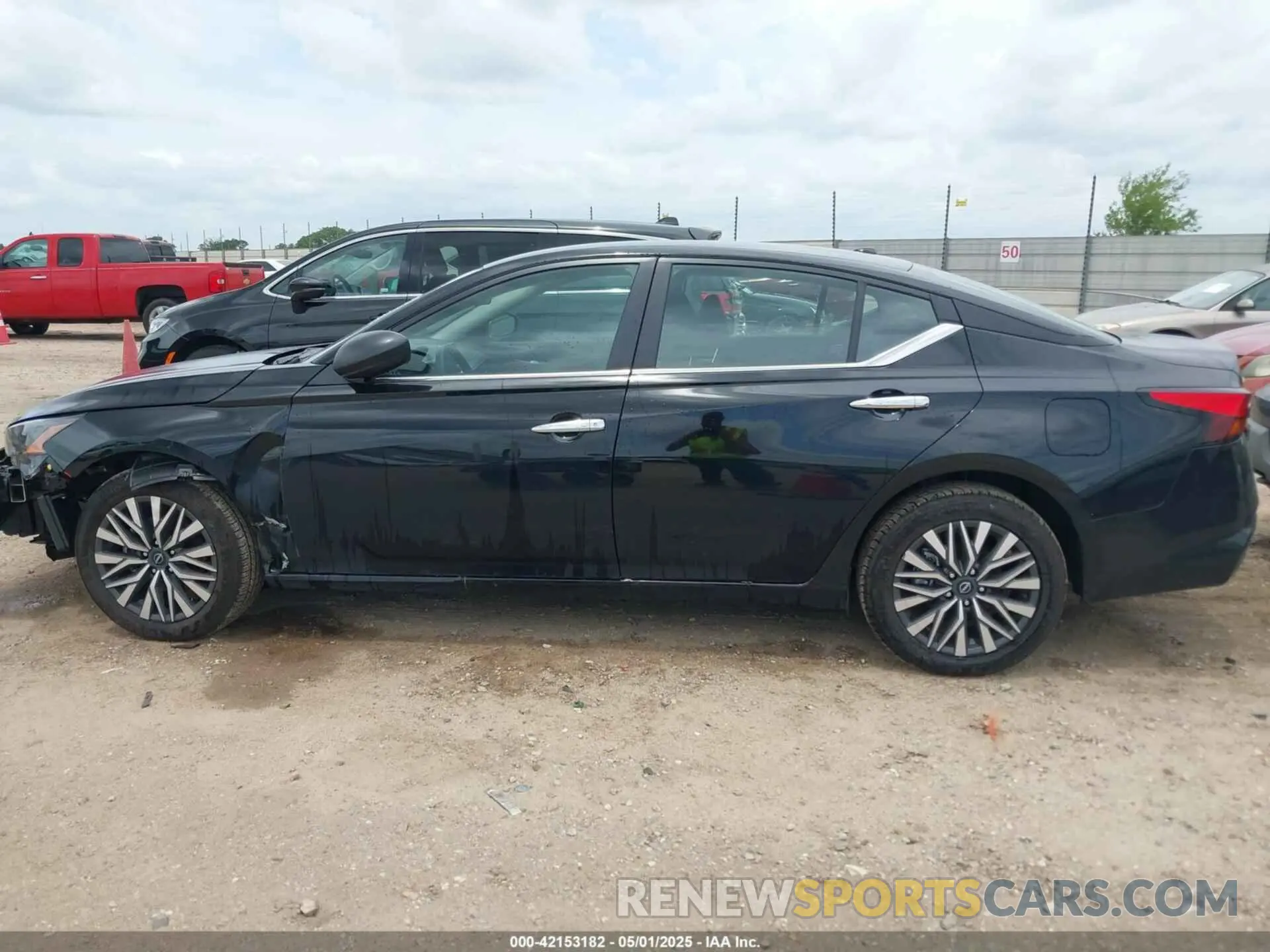 14 Photograph of a damaged car 1N4BL4DW1SN348584 NISSAN ALTIMA 2025