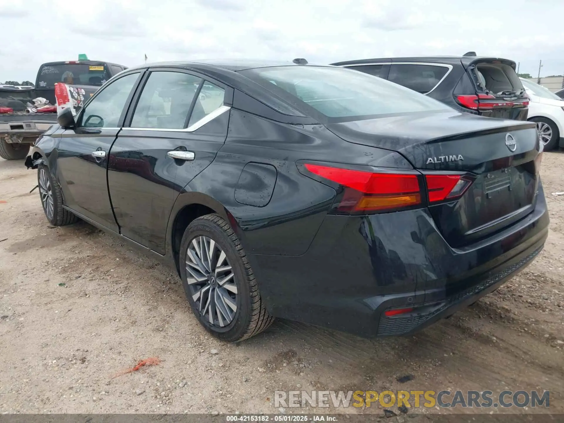 3 Photograph of a damaged car 1N4BL4DW1SN348584 NISSAN ALTIMA 2025