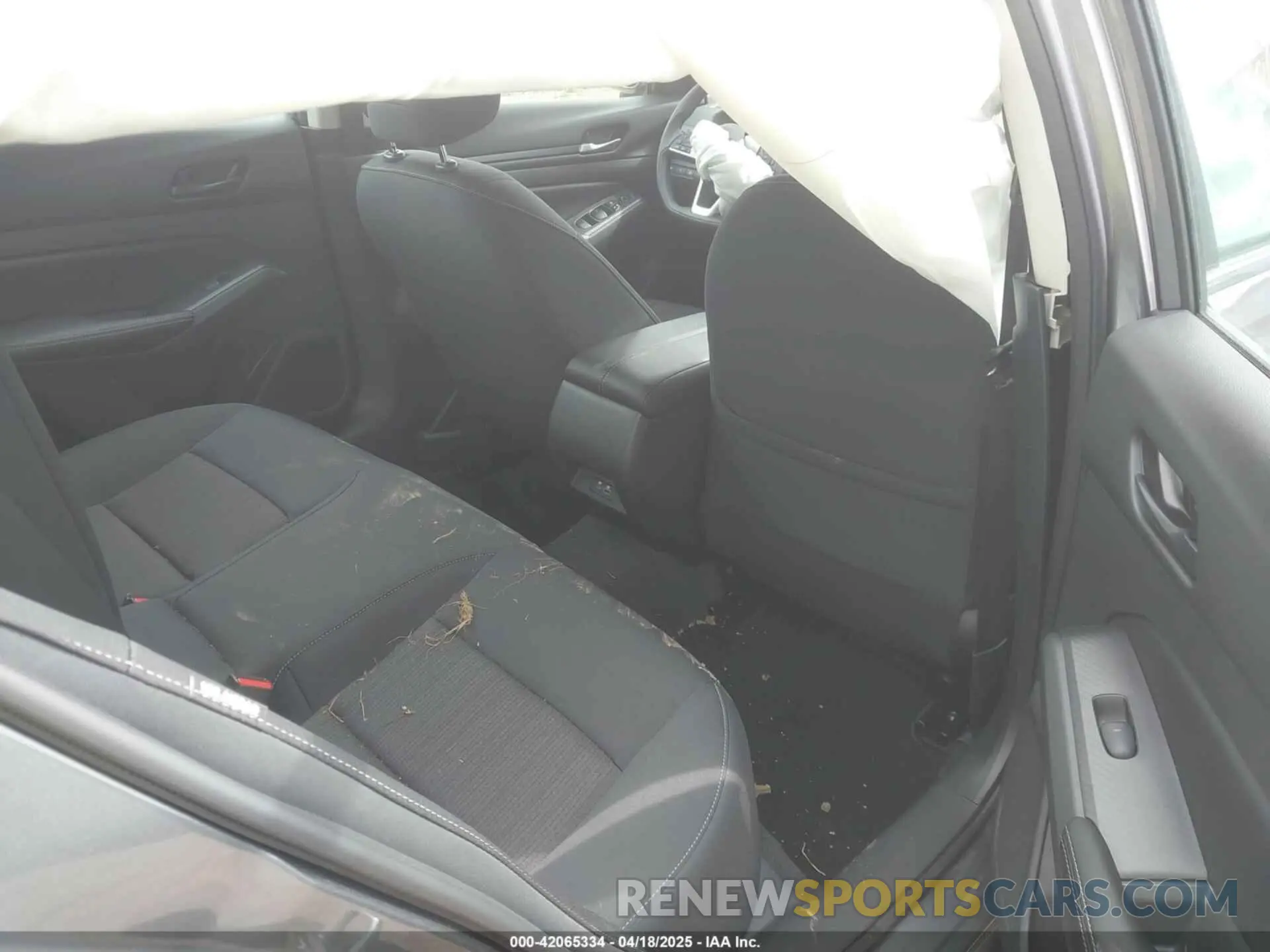 8 Photograph of a damaged car 1N4BL4DW3SN325095 NISSAN ALTIMA 2025