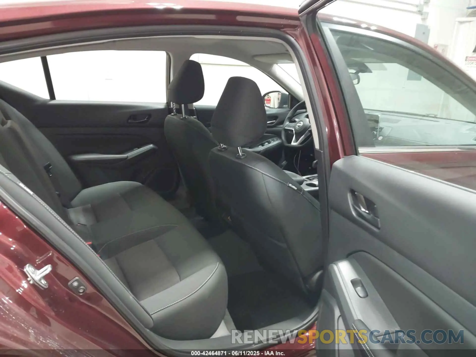 8 Photograph of a damaged car 1N4BL4DW3SN383031 NISSAN ALTIMA 2025