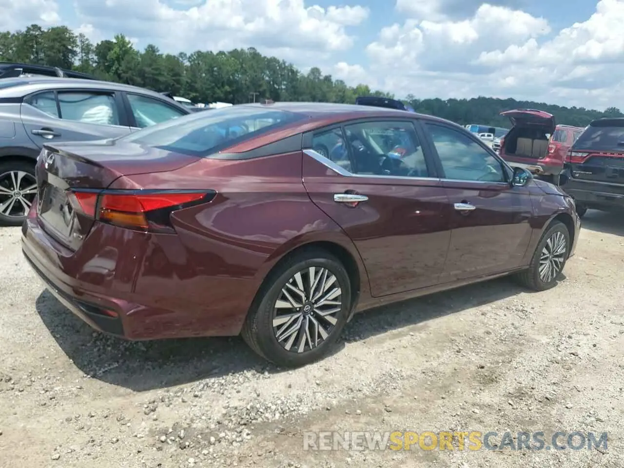 3 Photograph of a damaged car 1N4BL4DW4SN319242 NISSAN ALTIMA 2025