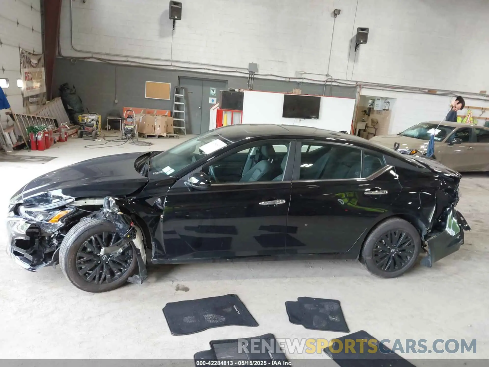 14 Photograph of a damaged car 1N4BL4DW4SN332783 NISSAN ALTIMA 2025