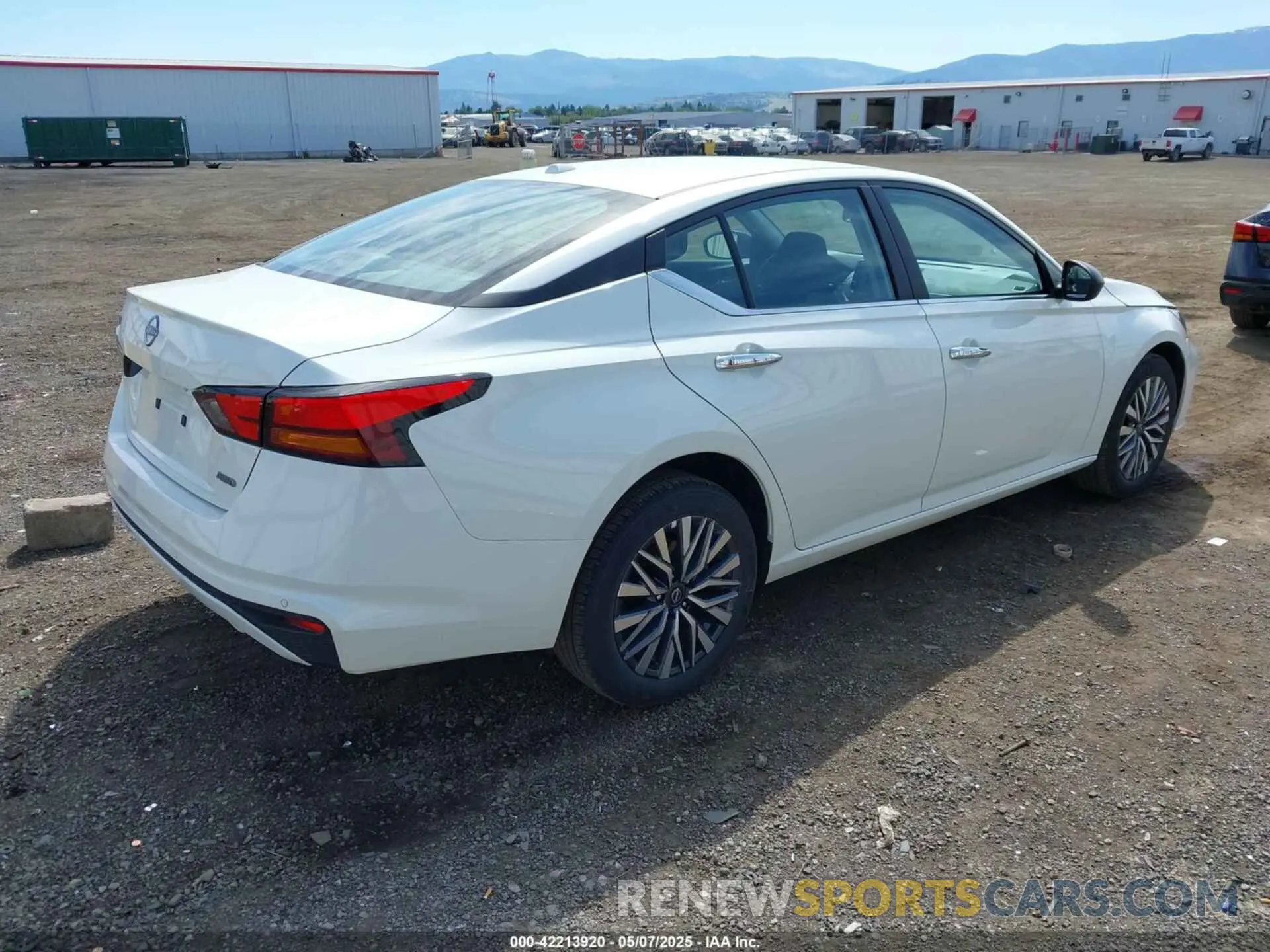 4 Photograph of a damaged car 1N4BL4DW5SN358521 NISSAN ALTIMA 2025